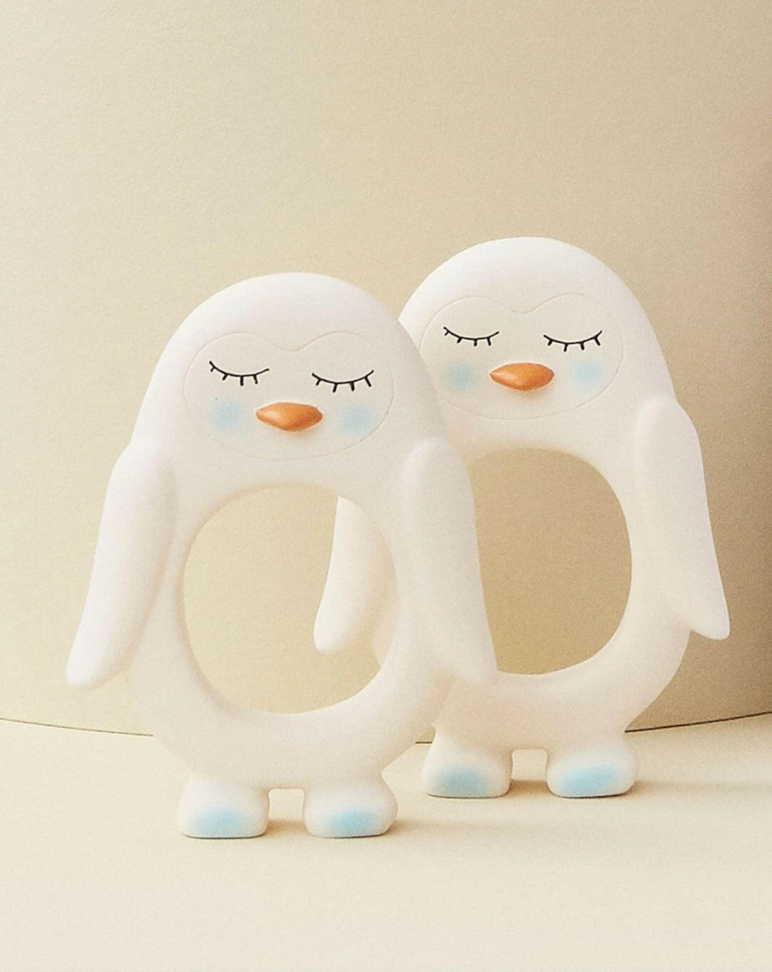 Penguin Baby Teether White Baby Essentials OYOY