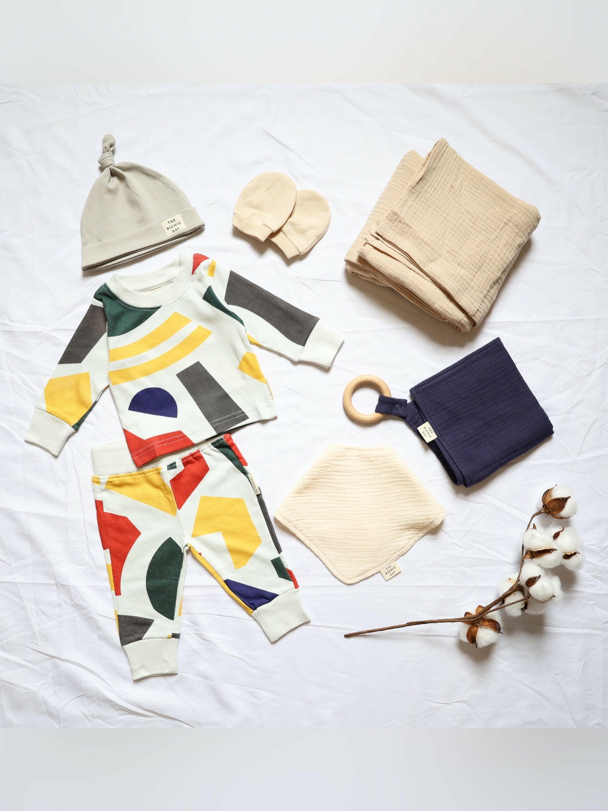 Geo Welcome Home Organic Baby Gift Bundle Baby Gift Sets The picnic day