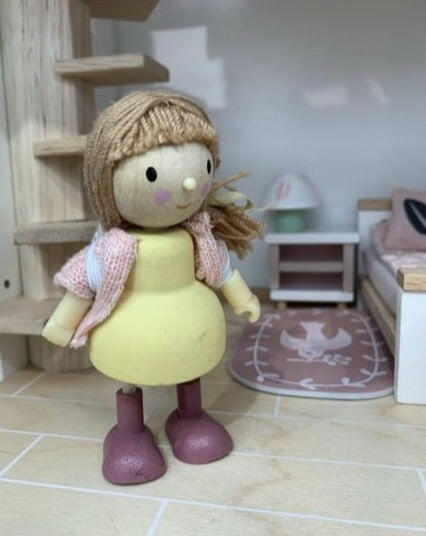 Amy and her Rabbit Dolls Tender Leaf