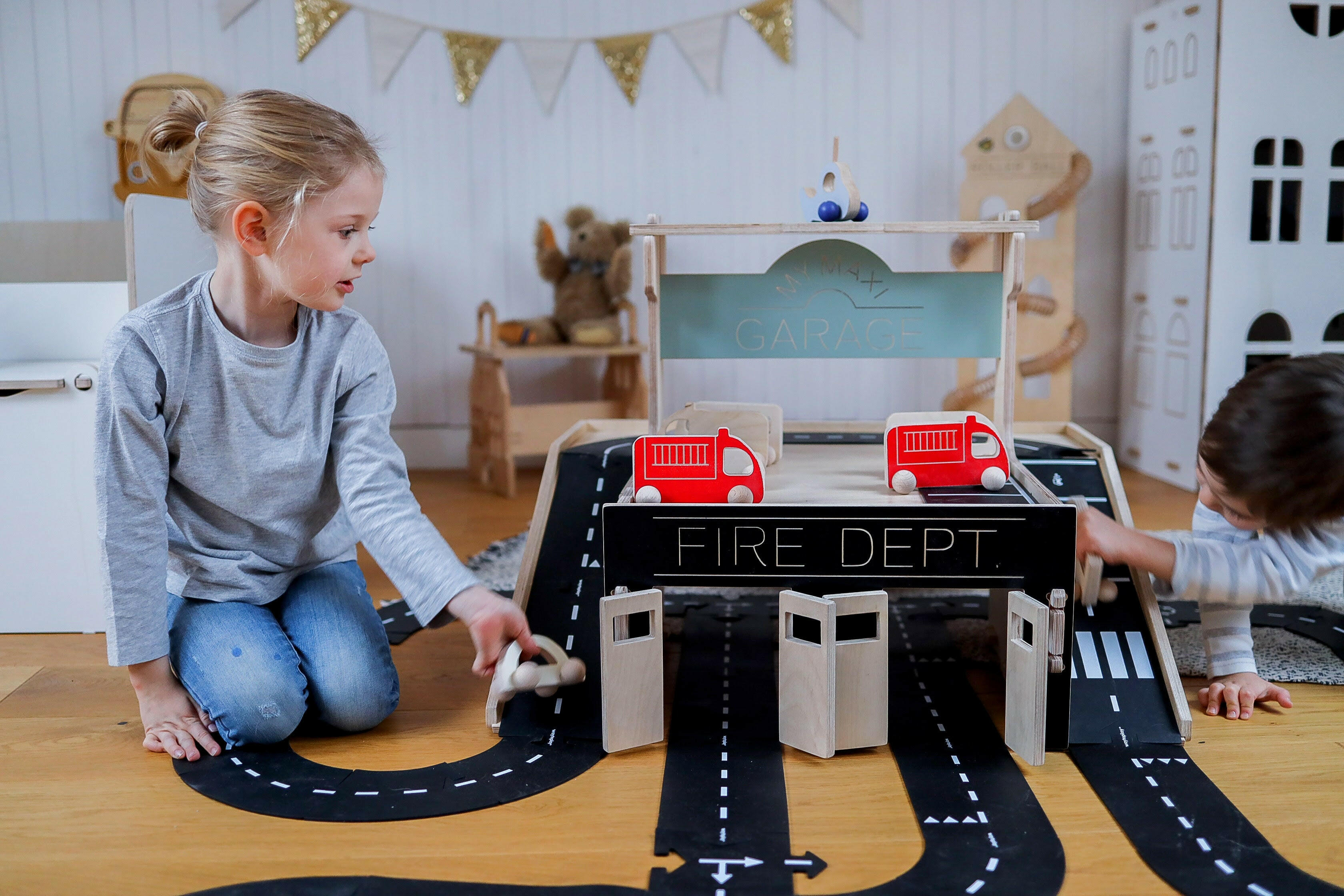 Maxi Car Garage Wooden Toys myminihome