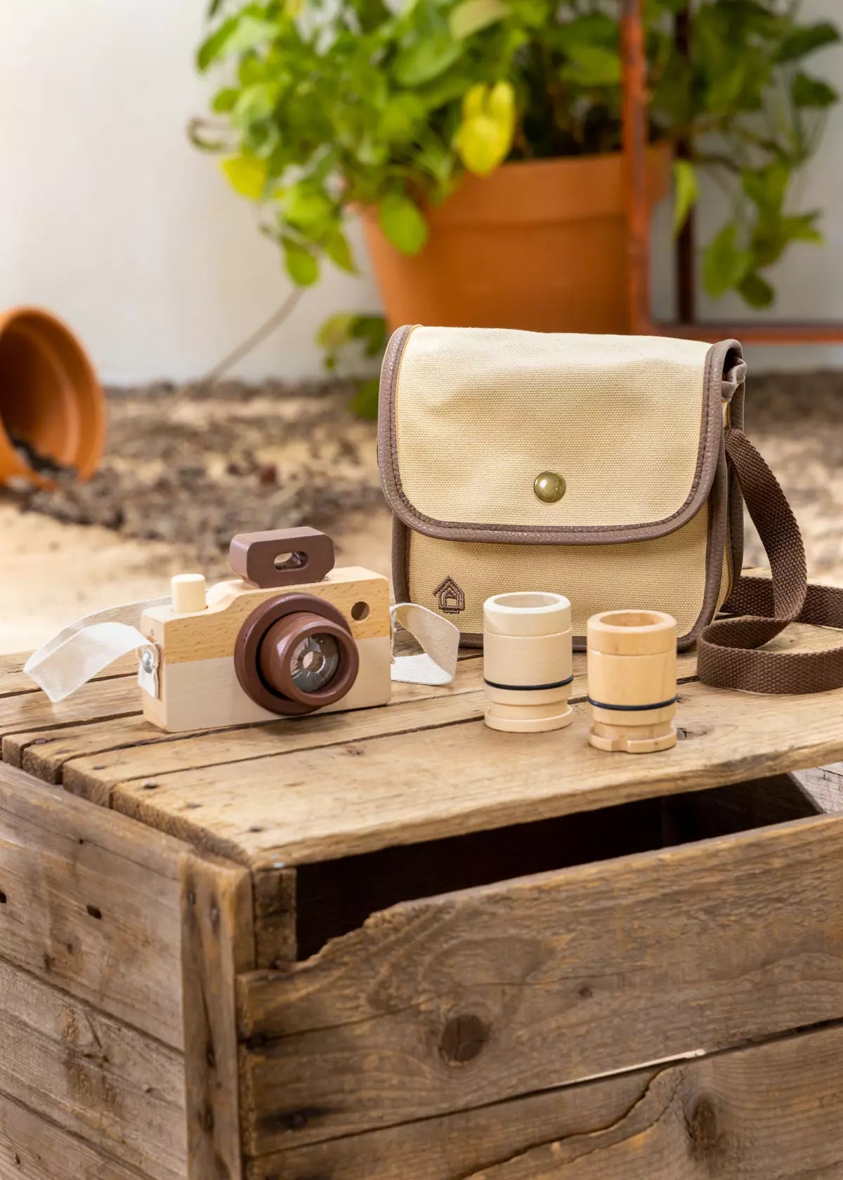 Wooden Camera with Bag Play Adventure Coco Village