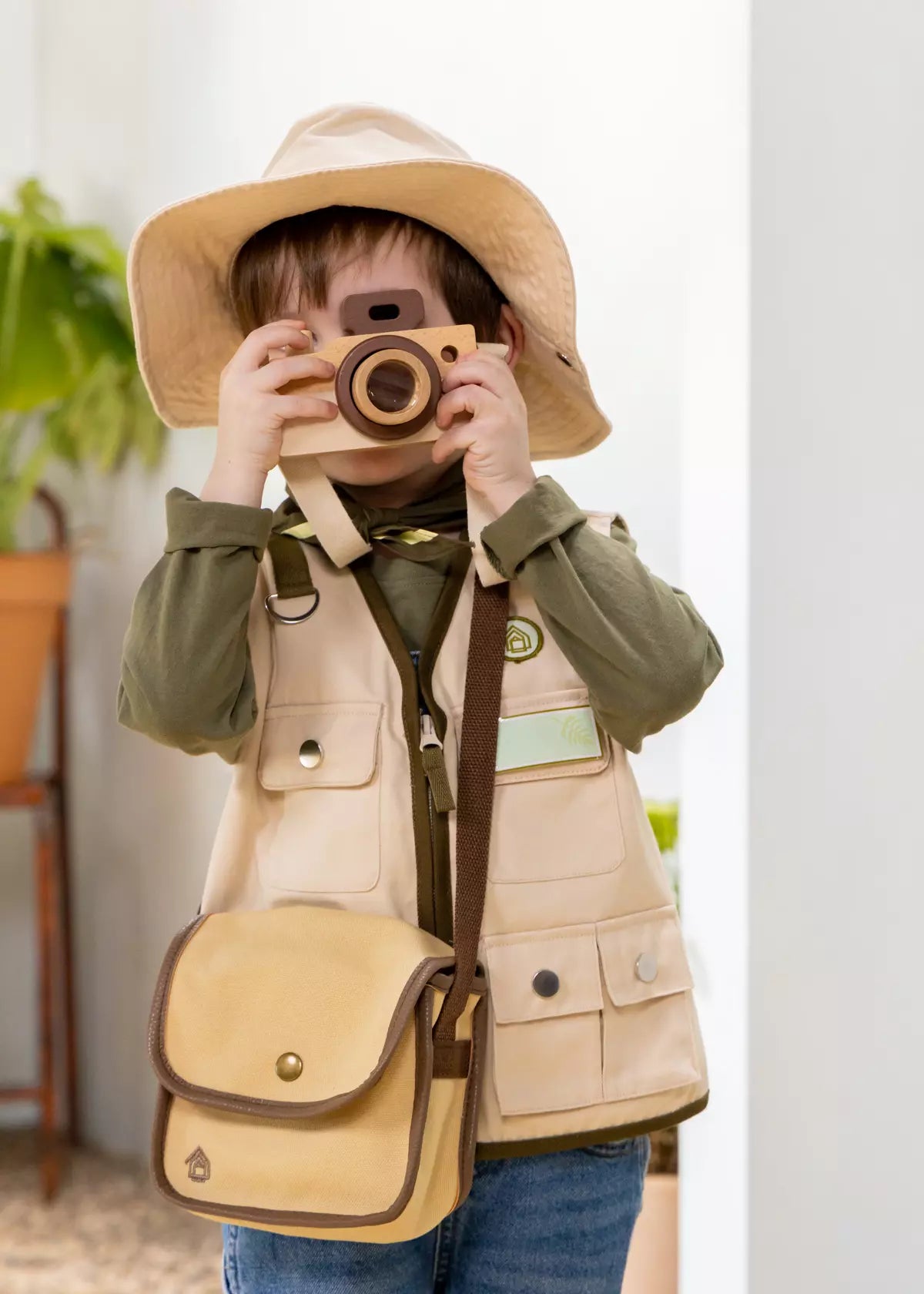 Wooden Camera with Bag Play Adventure Coco Village