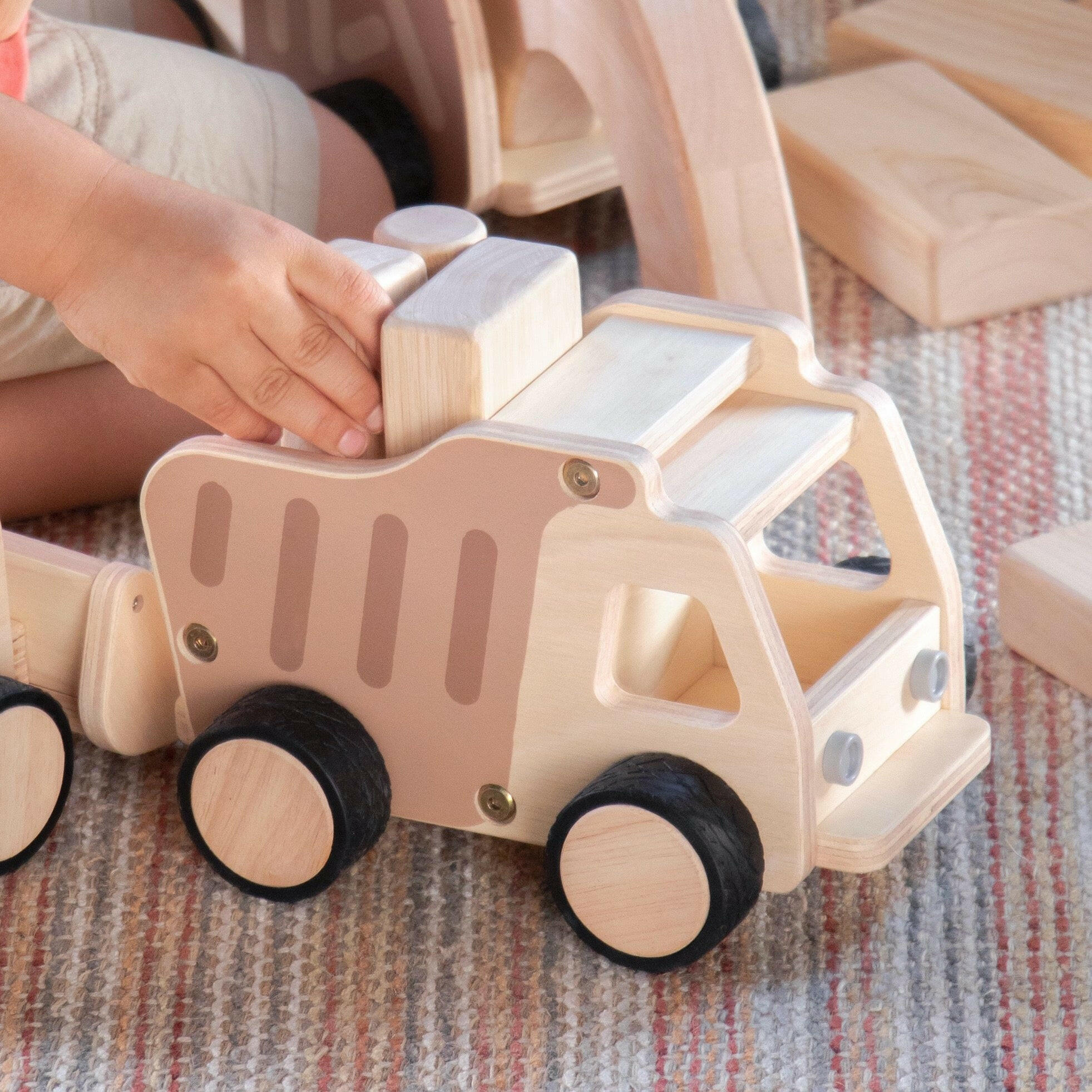 Wooden Dump Truck Cars Guidecraft