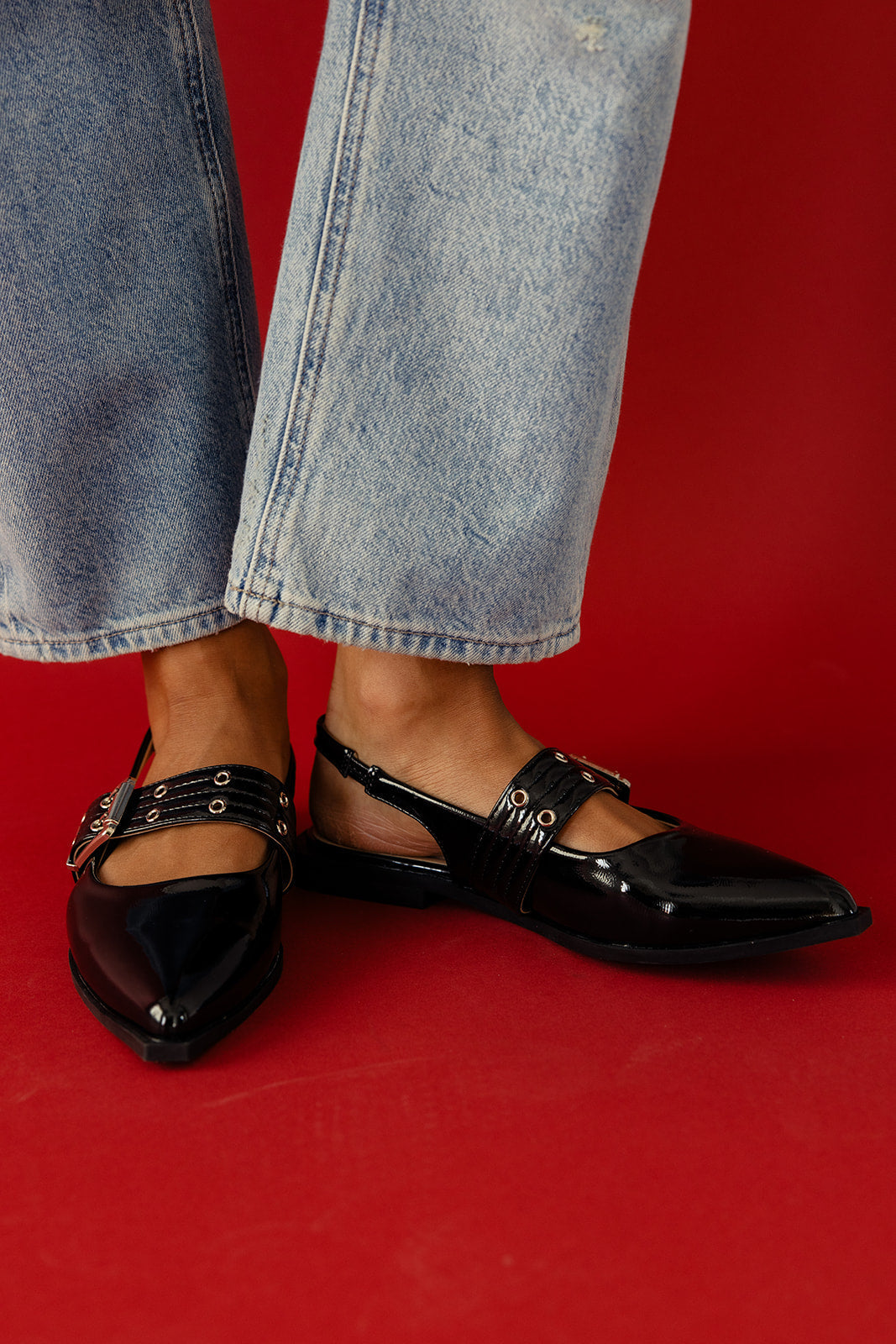 Artist Buckle Flats