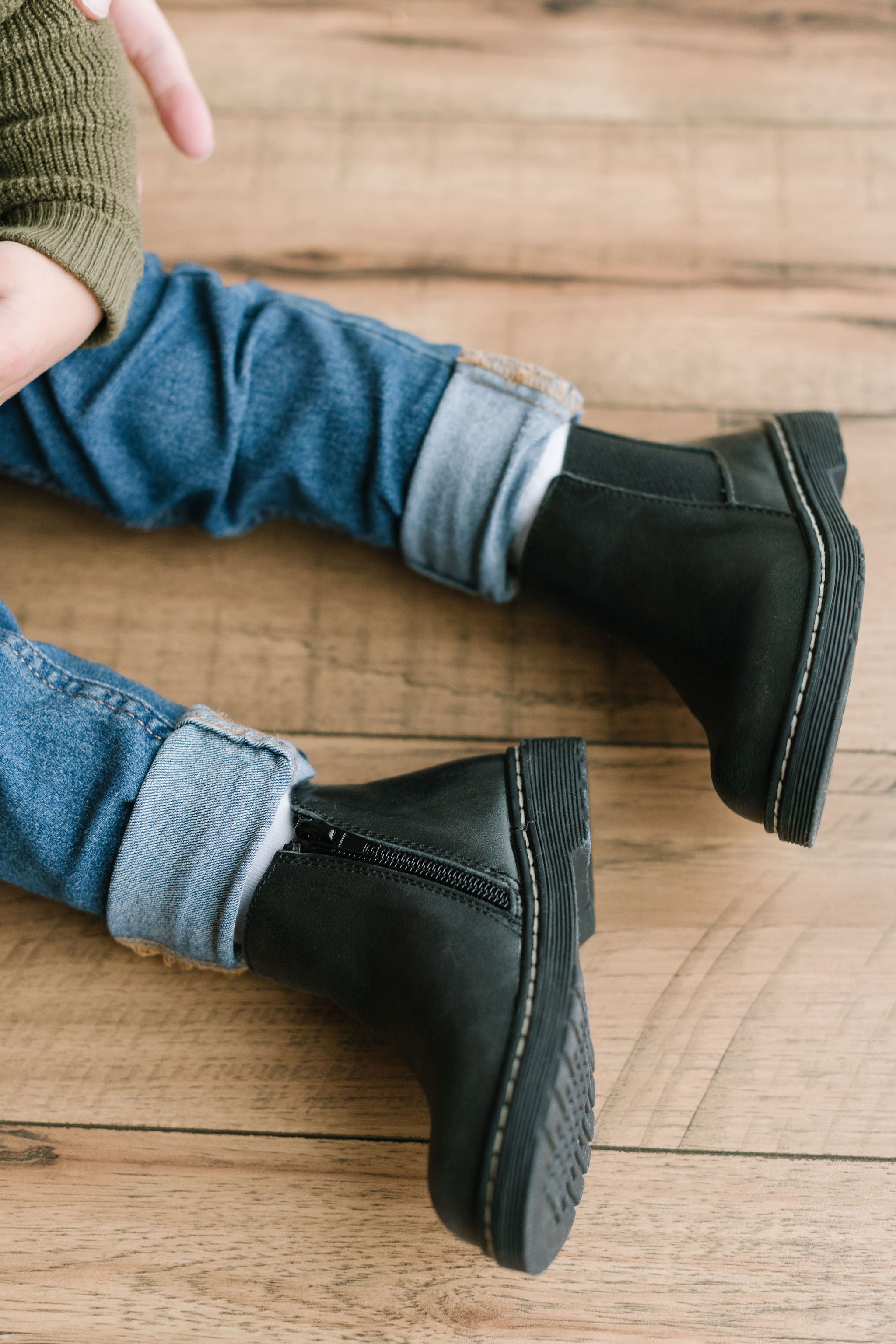 Black - Chelsea Boot - Hard Sole