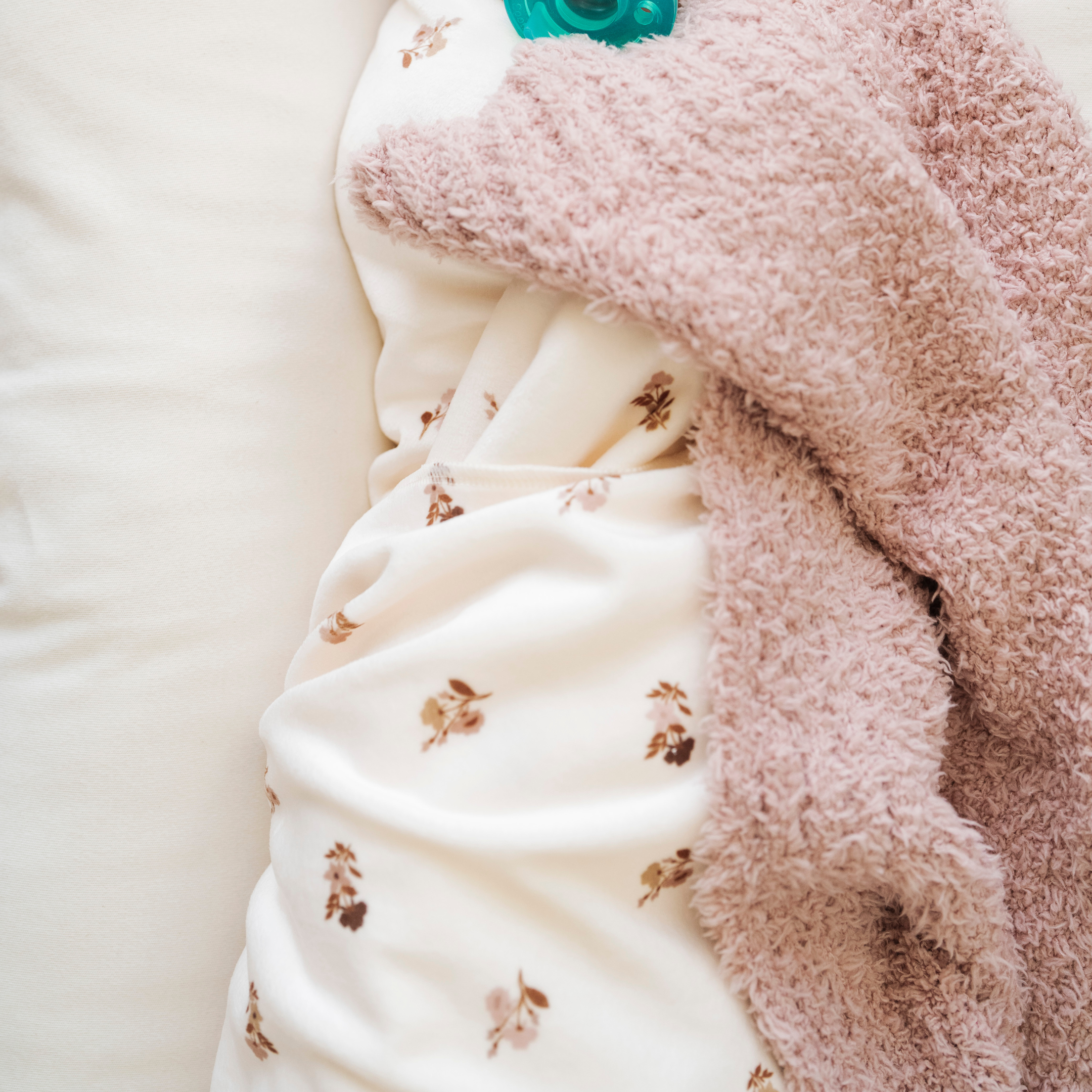 MINKY STRETCH LUXE SWADDLE/BLANKET
