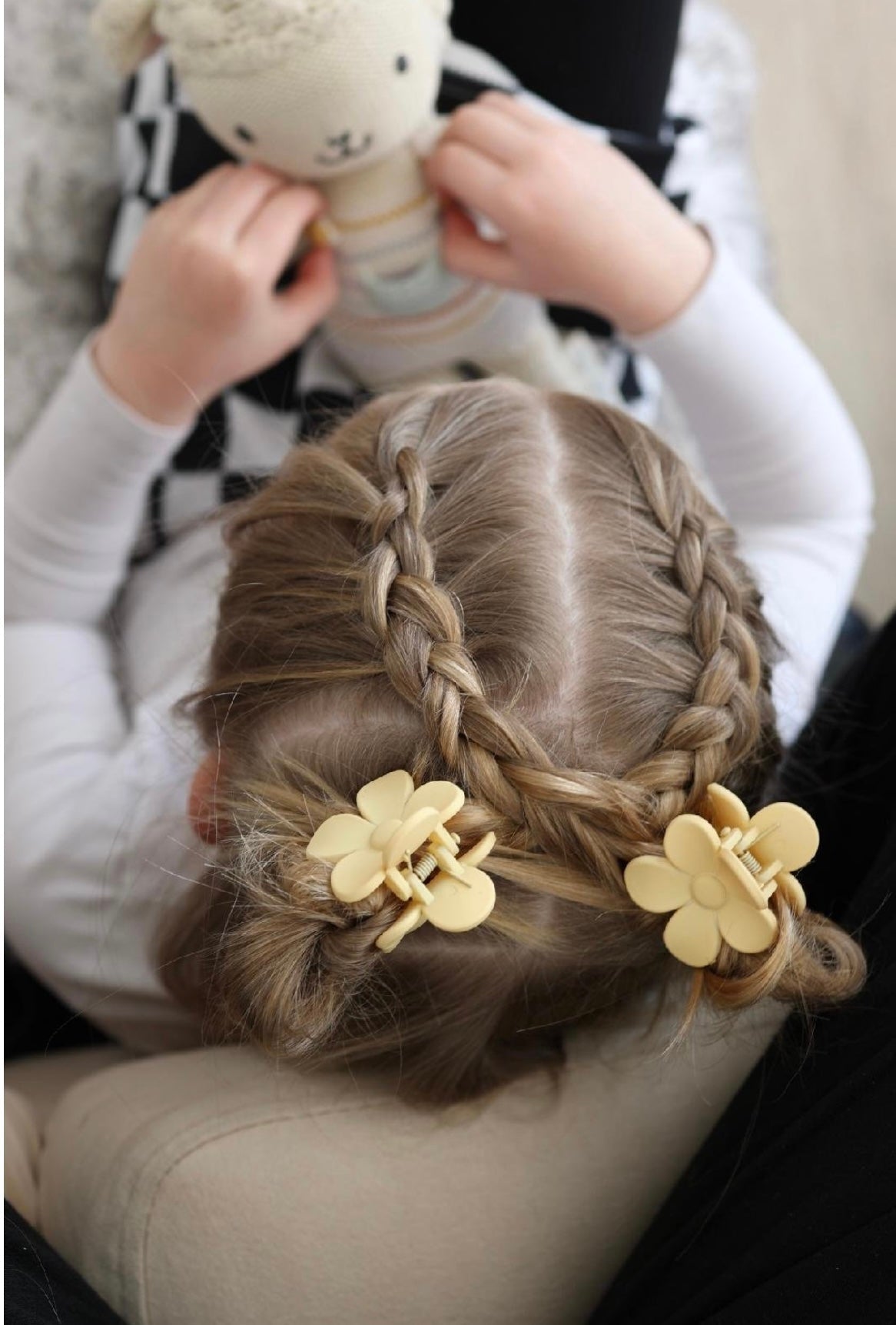 Mini Light Yellow Daisy Claw Clip Set