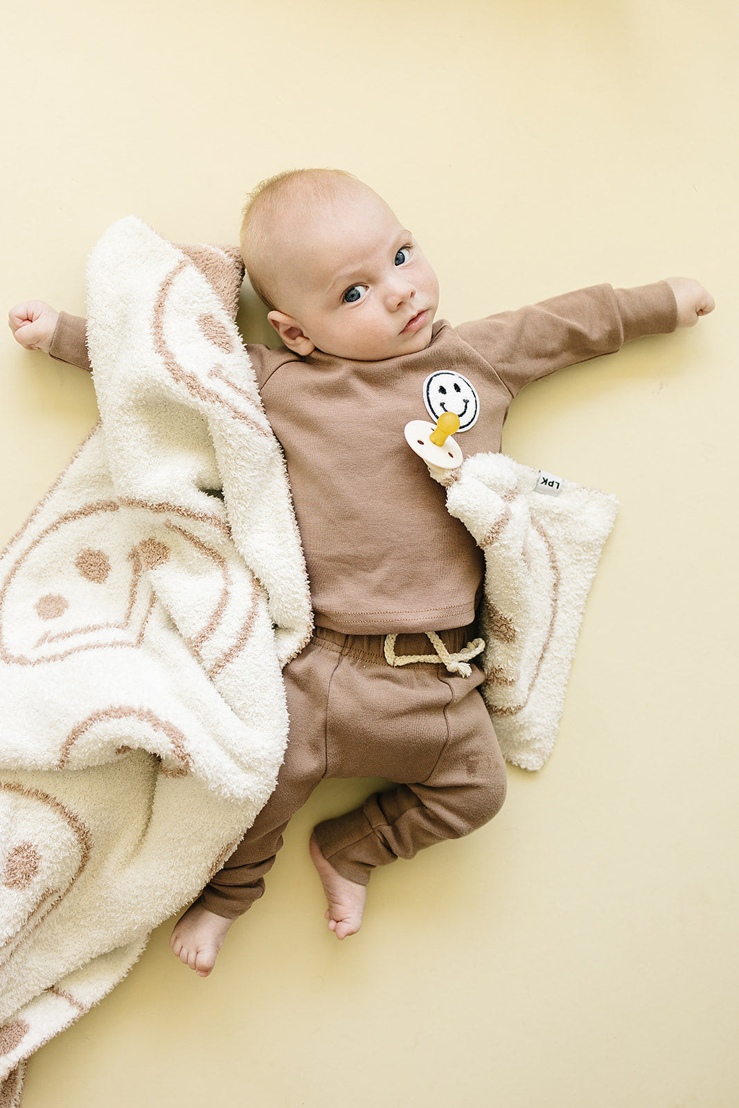Smiley Fuzzy Blanket | Latte