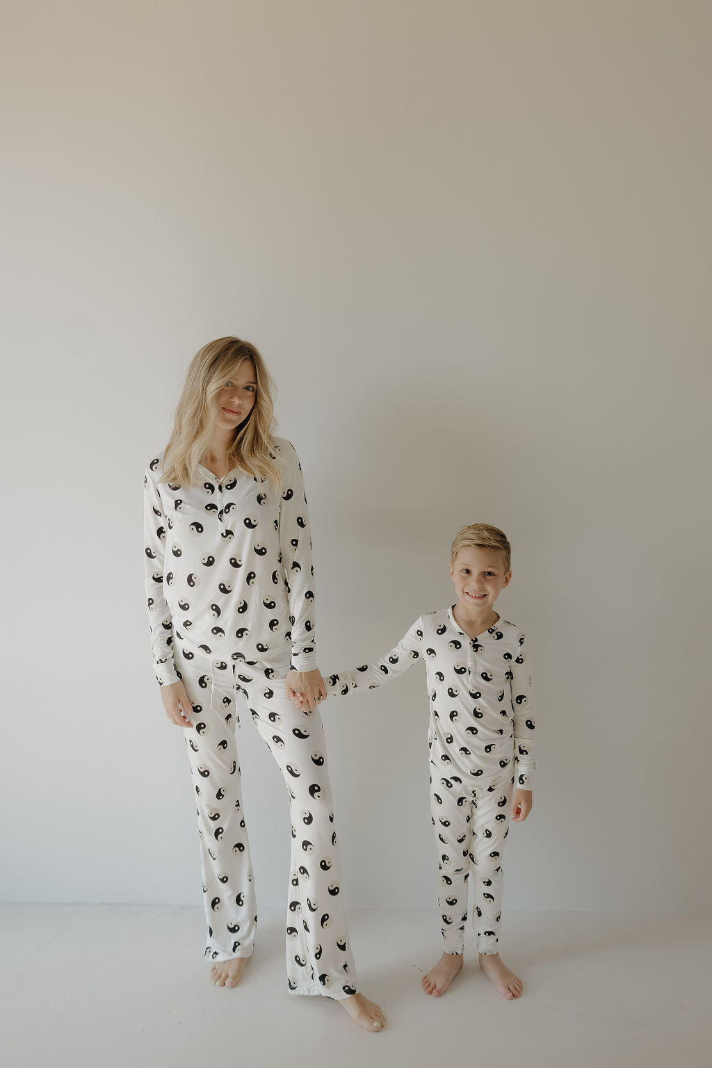 Women's Long Sleeve Bamboo Pajama | Black & White Yin Yang