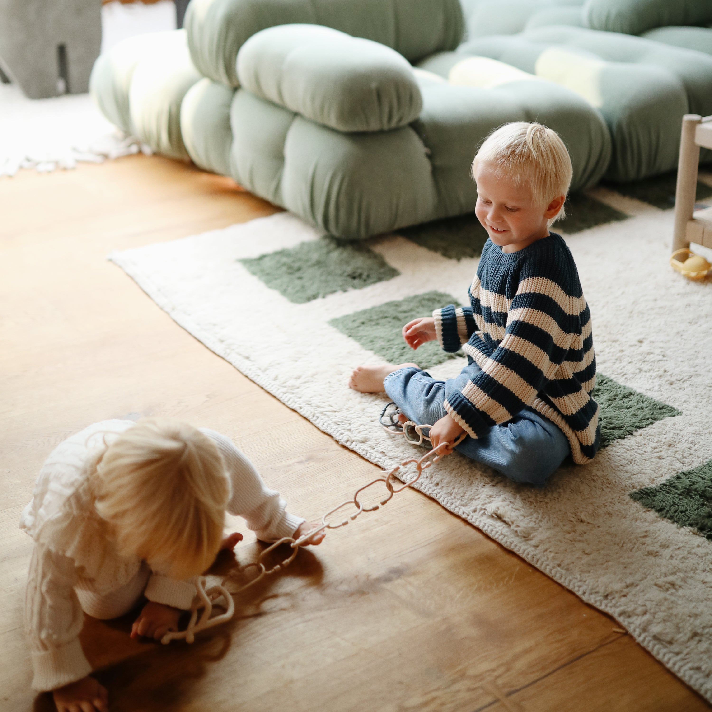 Chain Link Rings toys Mushie   