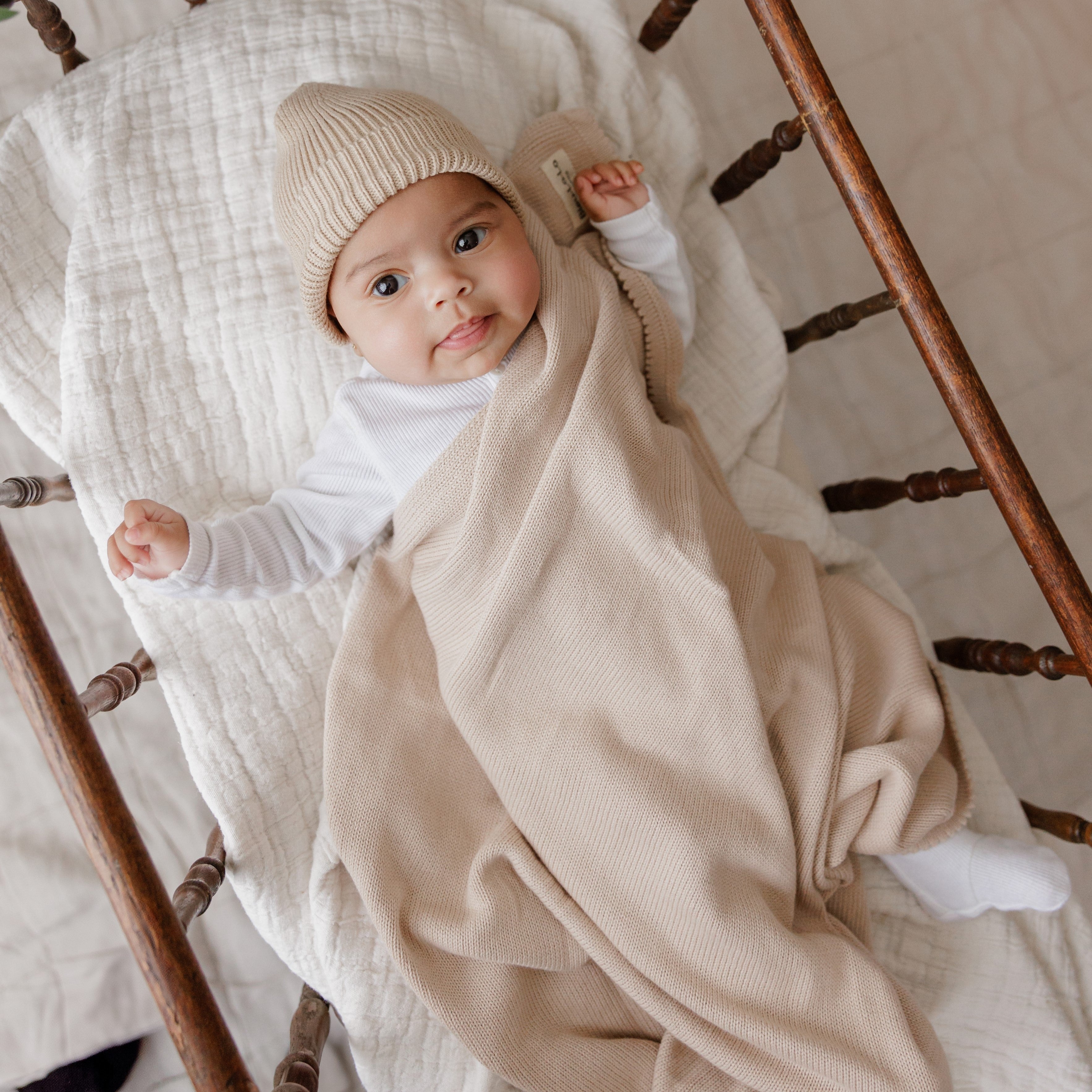 Luxe Collection 100% Organic Cotton Luxury Knit Baby Blanket + Hat Set with Gift Box