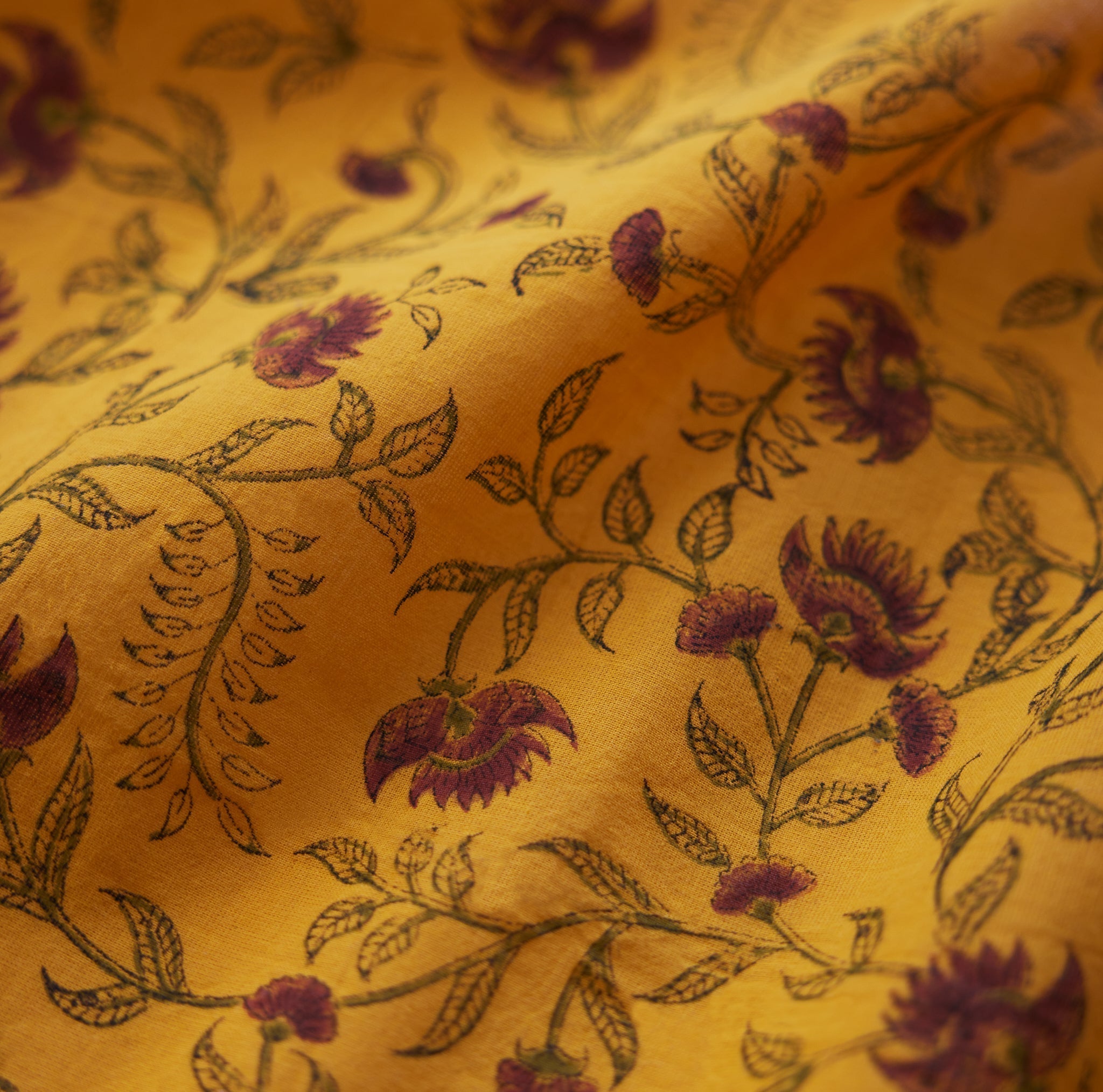 Nancy Reversible Quilted Jacket - Golden Marguerite/Chili Floral Print & Faded Black/Golden Floral Prints