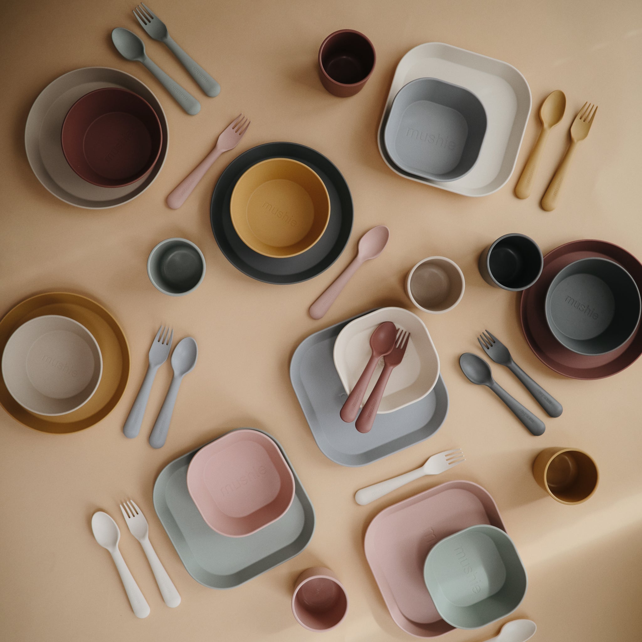 Round Dinnerware Plates