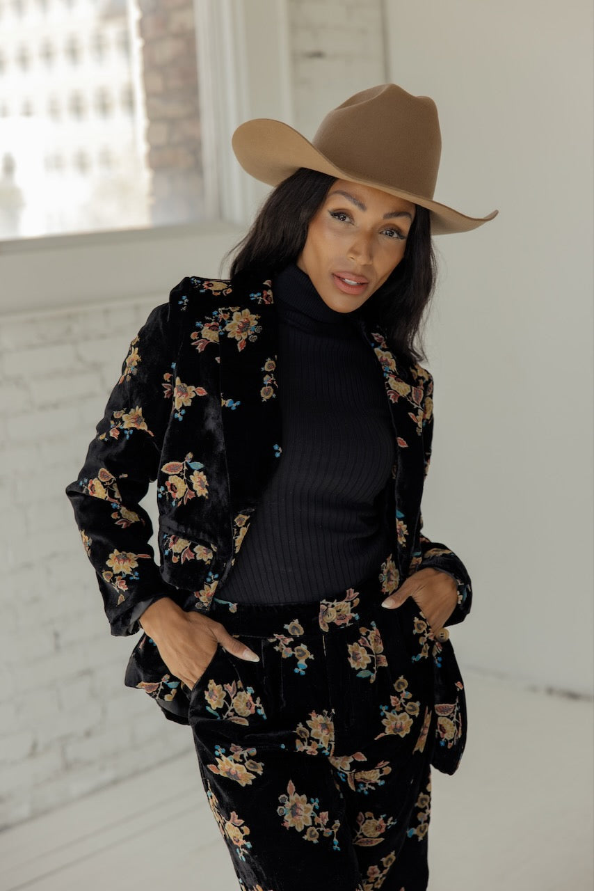 Crowd of Thousands Floral Blazer