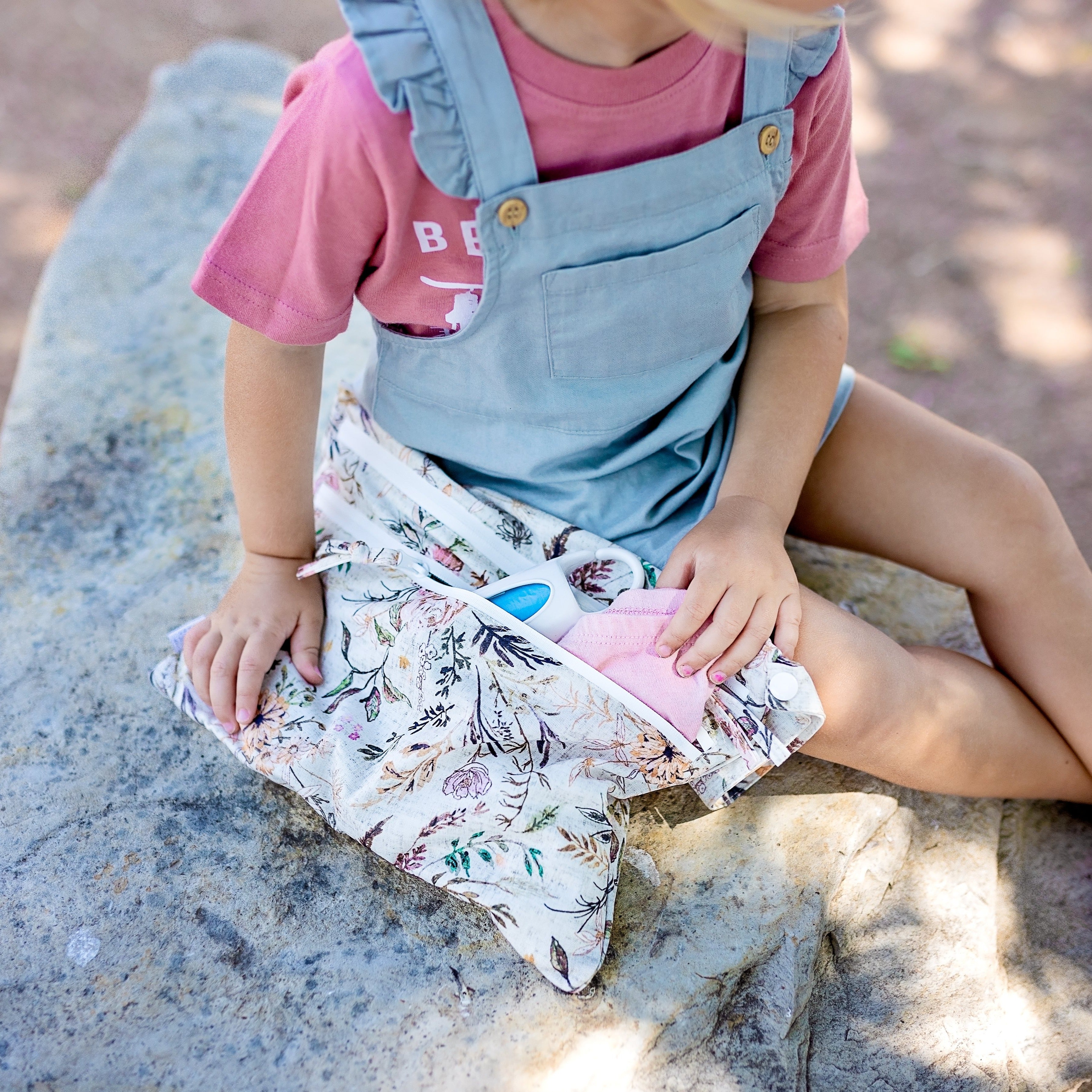 Delilah Floral - Waterproof Wet Bag (For mealtime, on-the-go, and more!)  BapronBaby   