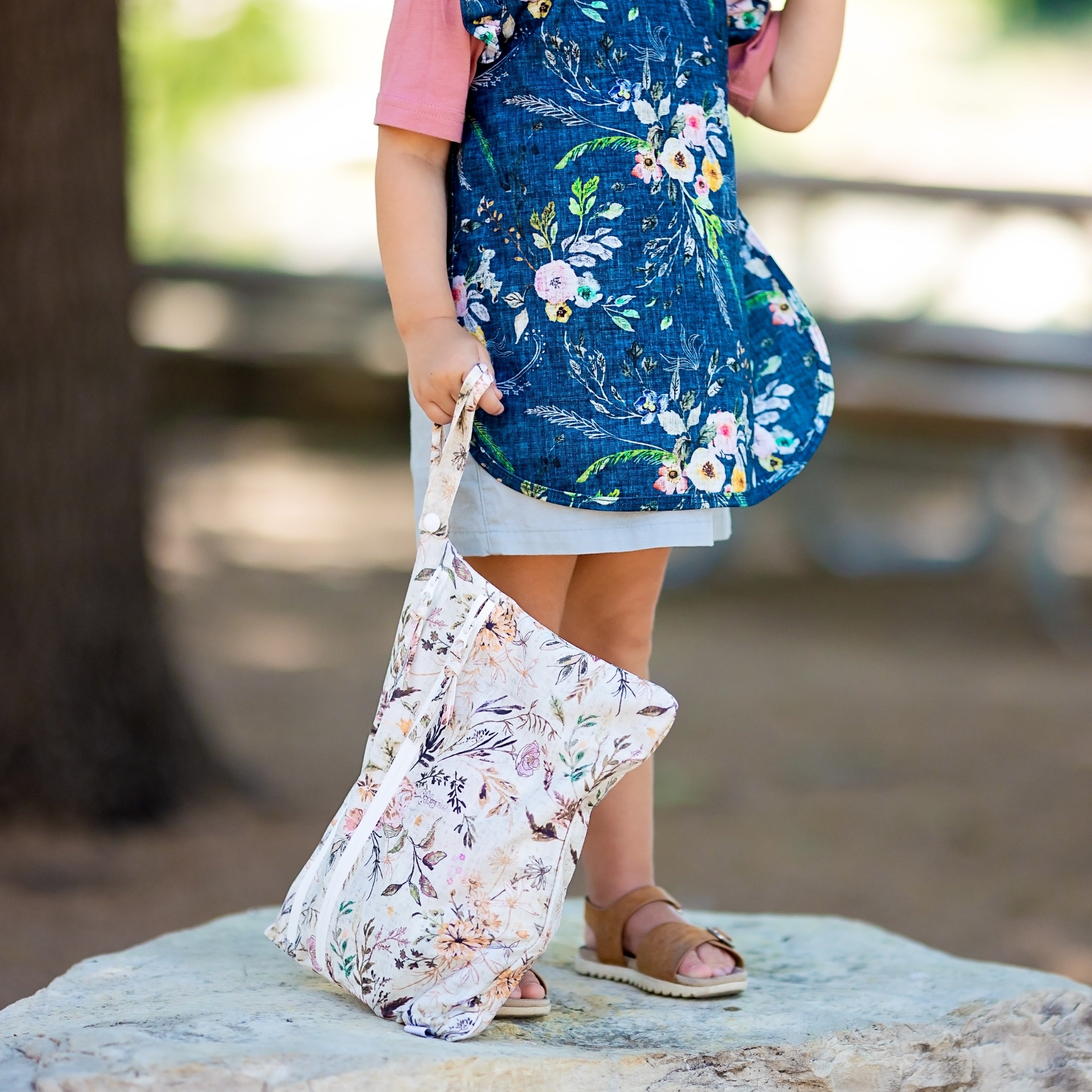 Delilah Floral - Waterproof Wet Bag (For mealtime, on-the-go, and more!)  BapronBaby   