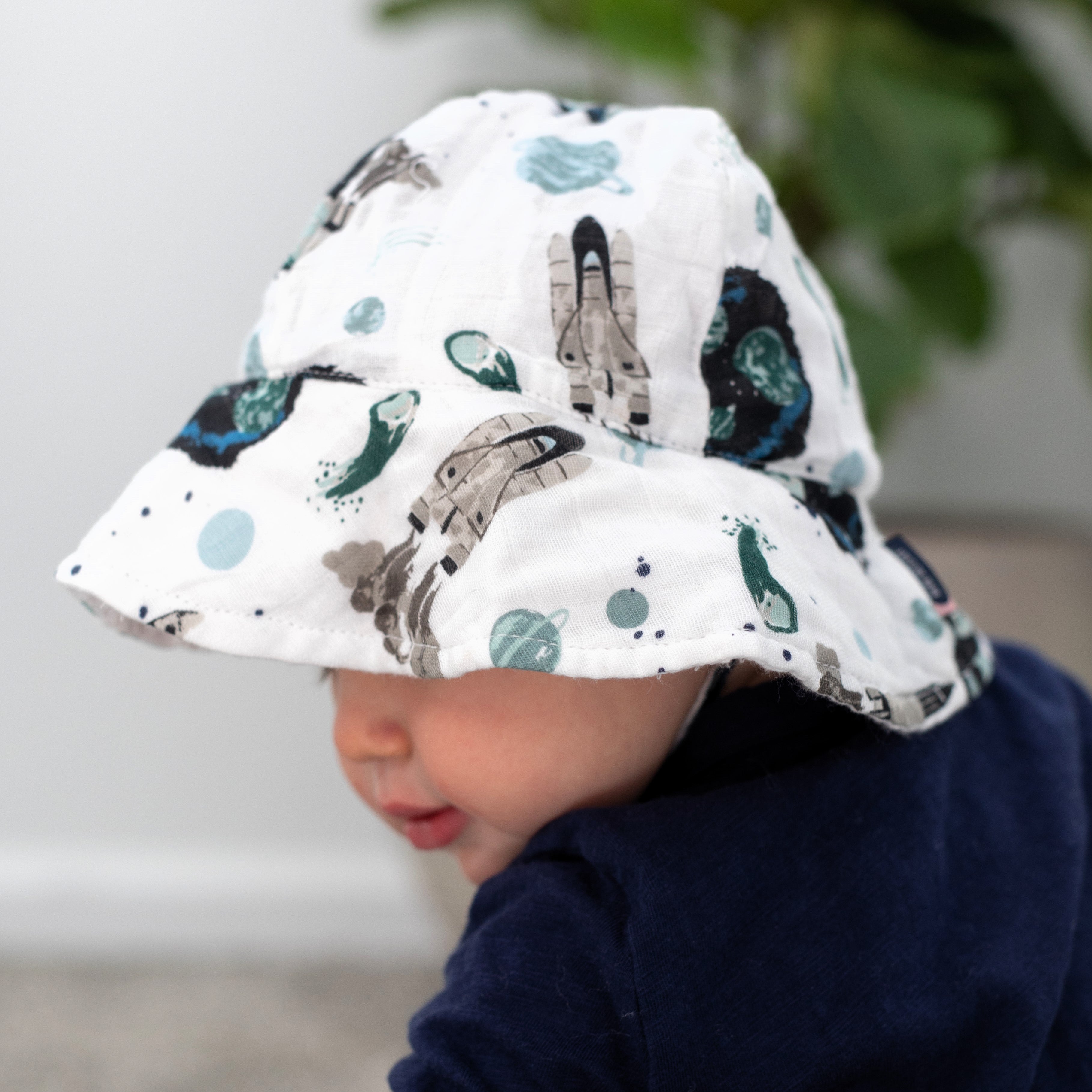 Space Oh So Soft Muslin Sun Hat Sun Hat Bebe au Lait   