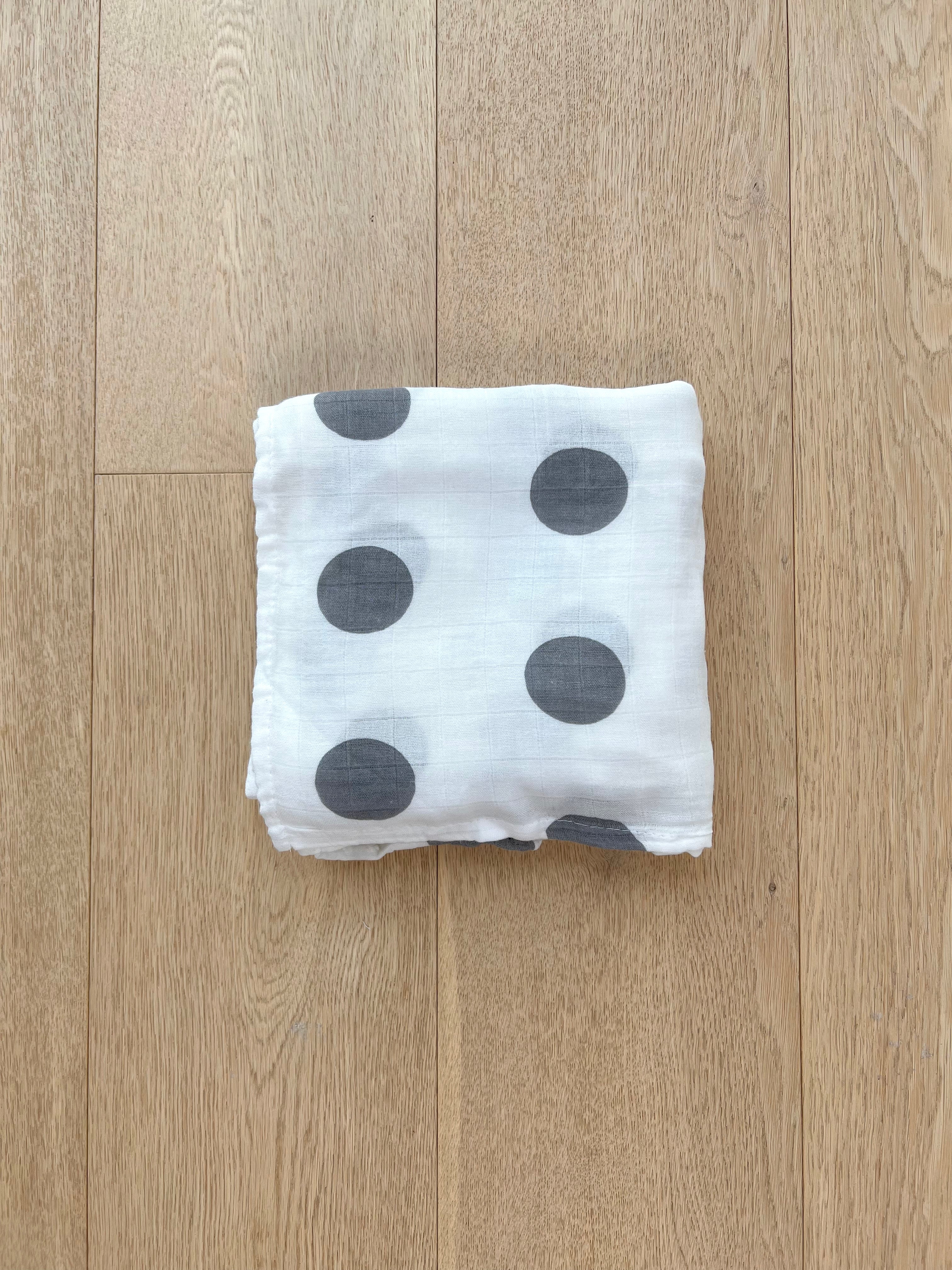 Organic Cotton & Bamboo Swaddle Dots Swaddling Blankets The picnic day   