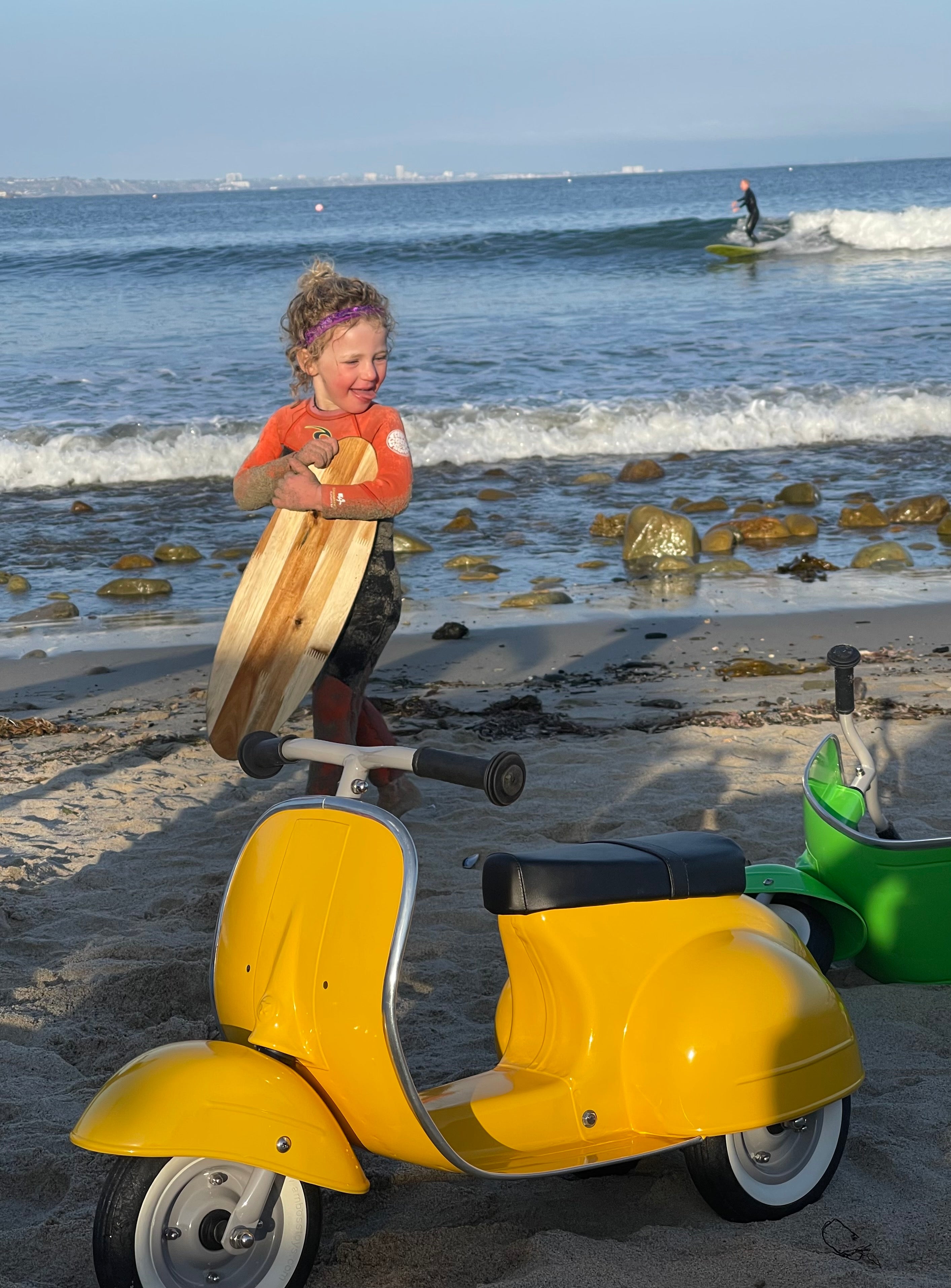 PRIMO Ride On Kids Toy Classic Scooters Riding Scooters Ambosstoys LLC Bumble Bee Yellow  