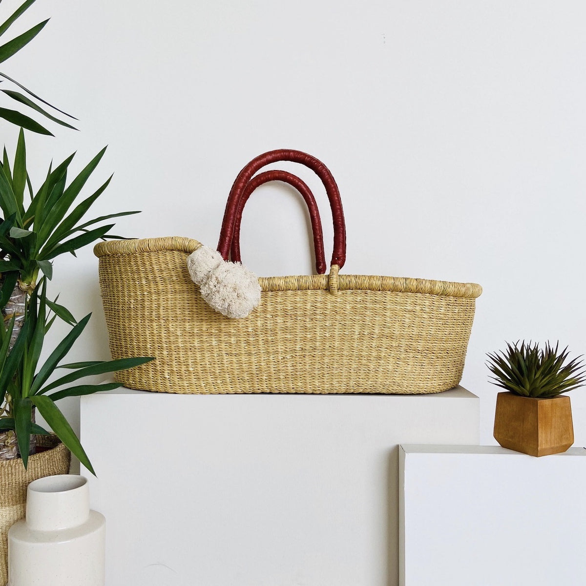 Natural<br>African Moses Basket<br>Cognac Handle