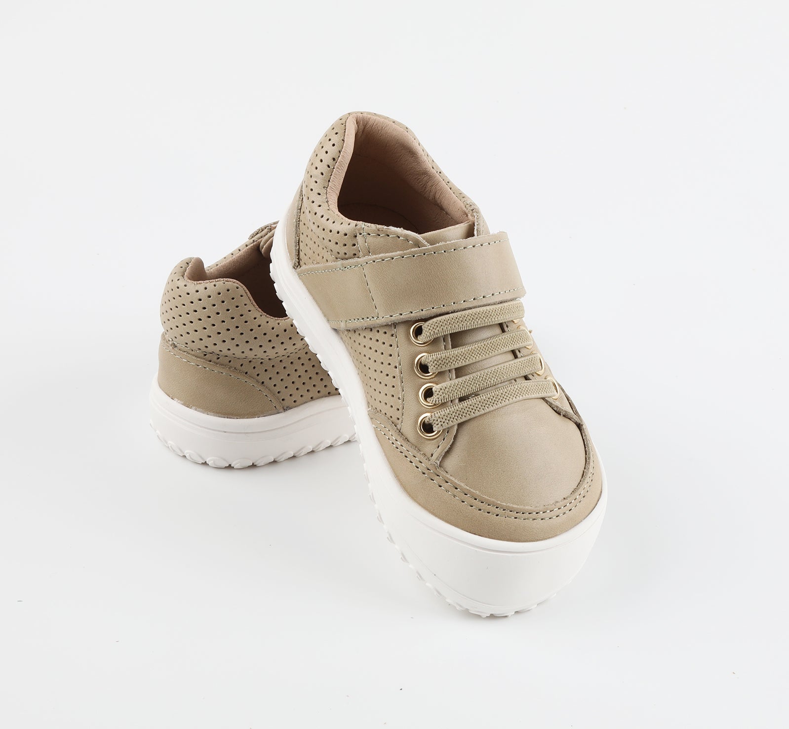 Play Perfect Beige Low Top {Premium Leather}