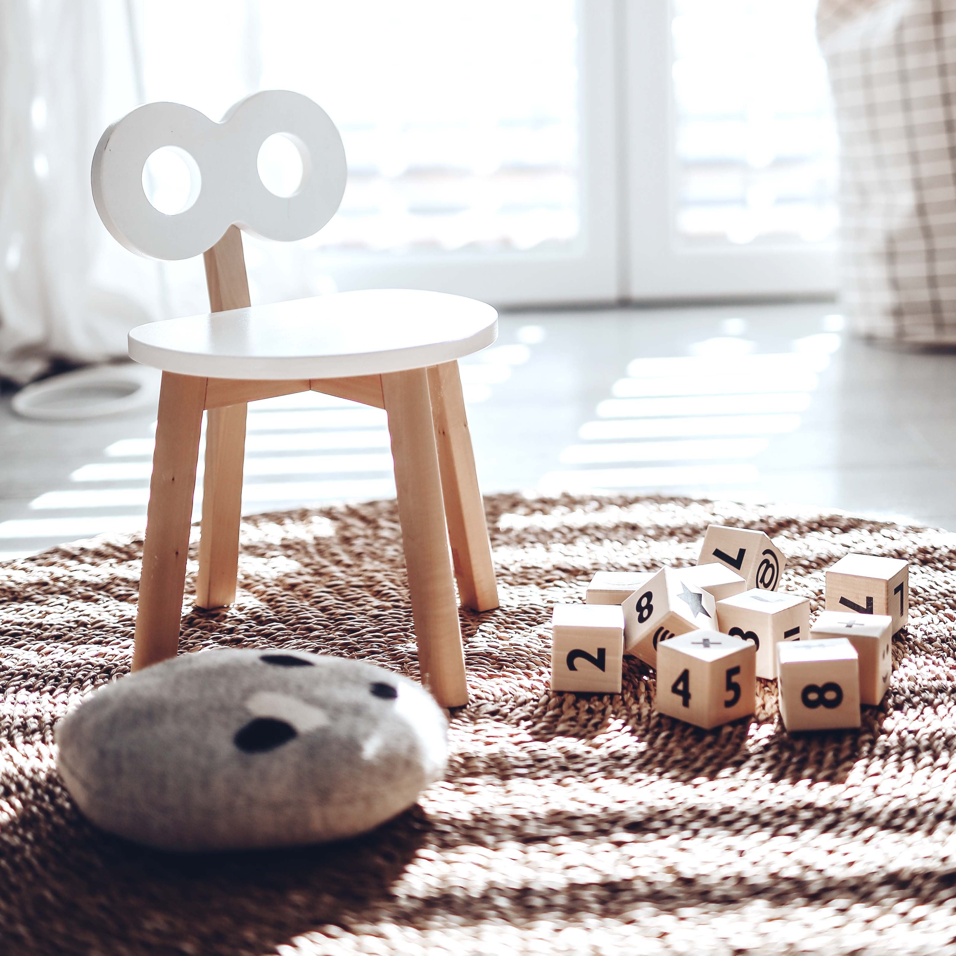 Double-O Chair in White  Ooh Noo   