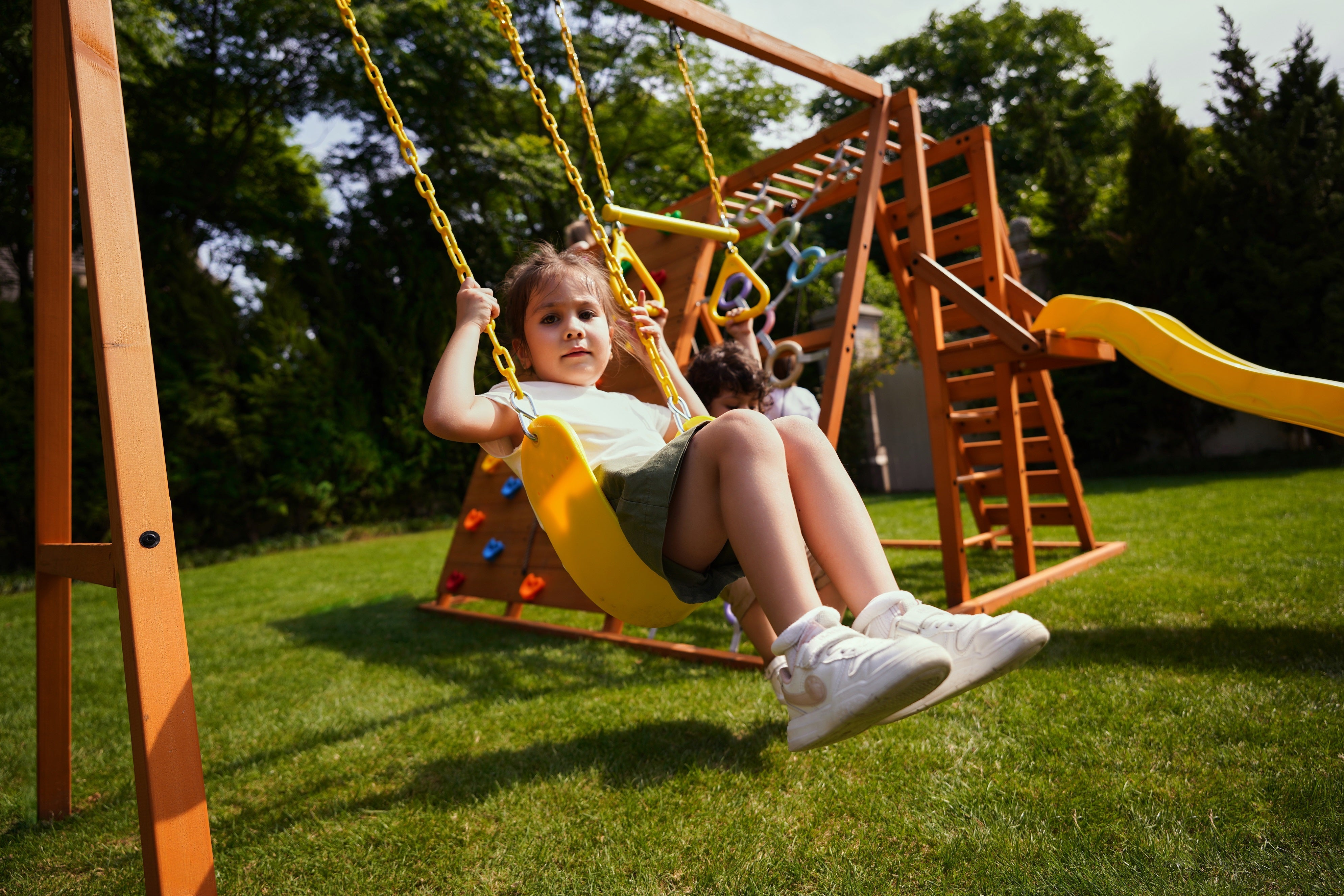 Sycamore - Backyard Ultimate Climbing Set with 2 Swings And Trapeze Bar Outdoor Avenlur.com   