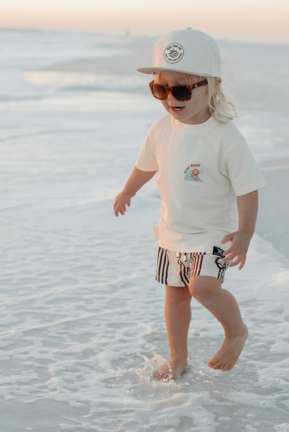 STAY WAVY TEE