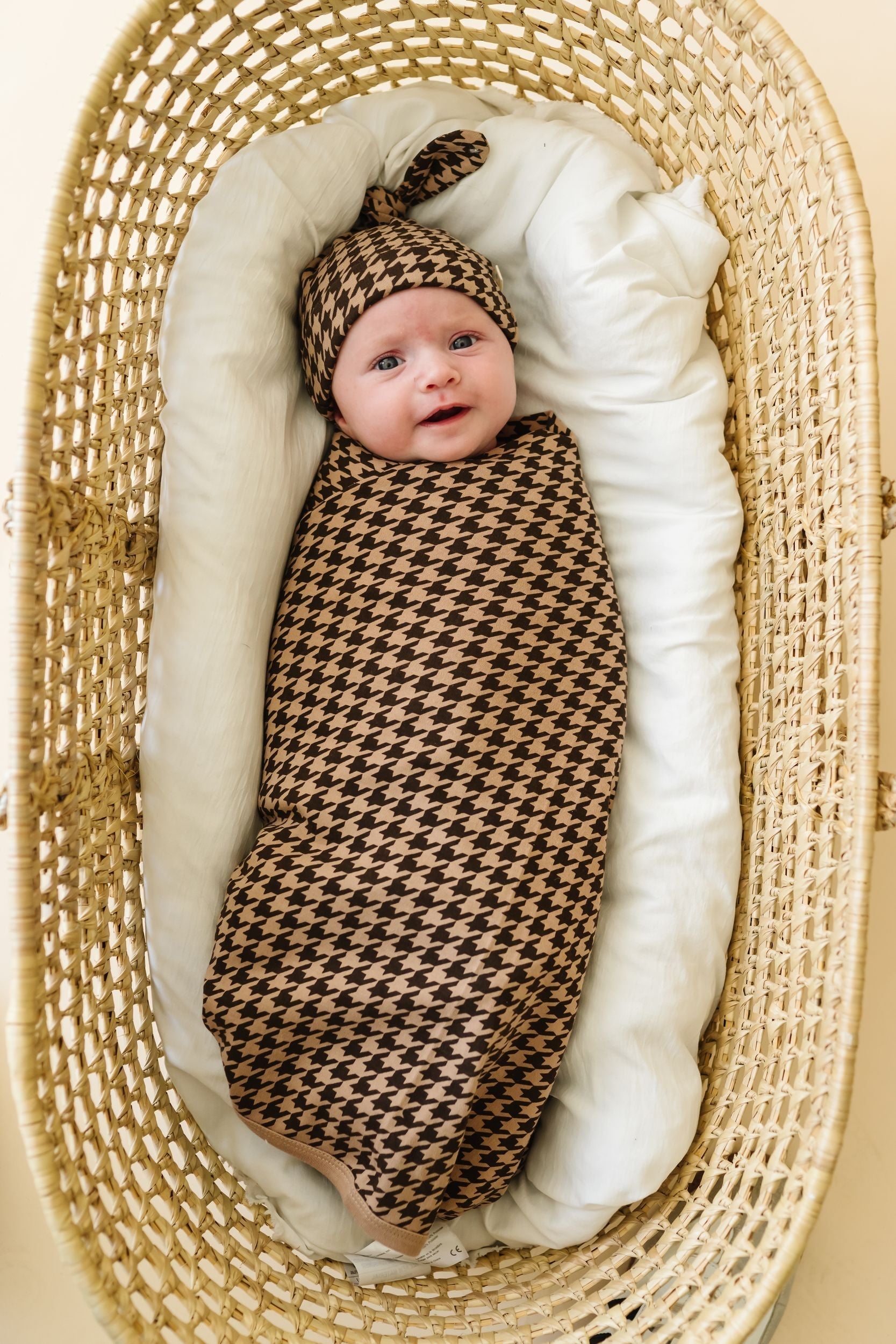 Organic Swaddle Blanket & Hat - Houndstooth