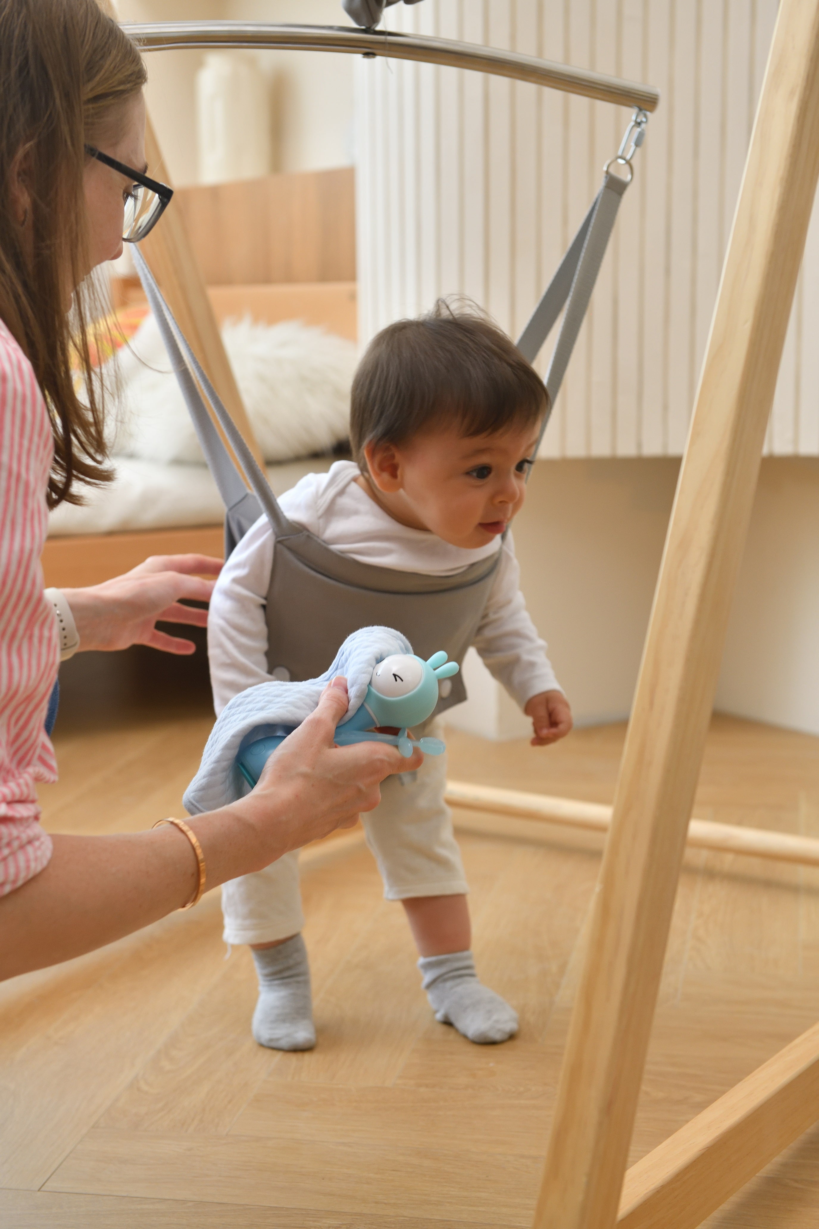 Tulip - Foldable Baby Bouncer with Harness Indoor Avenlur.com   