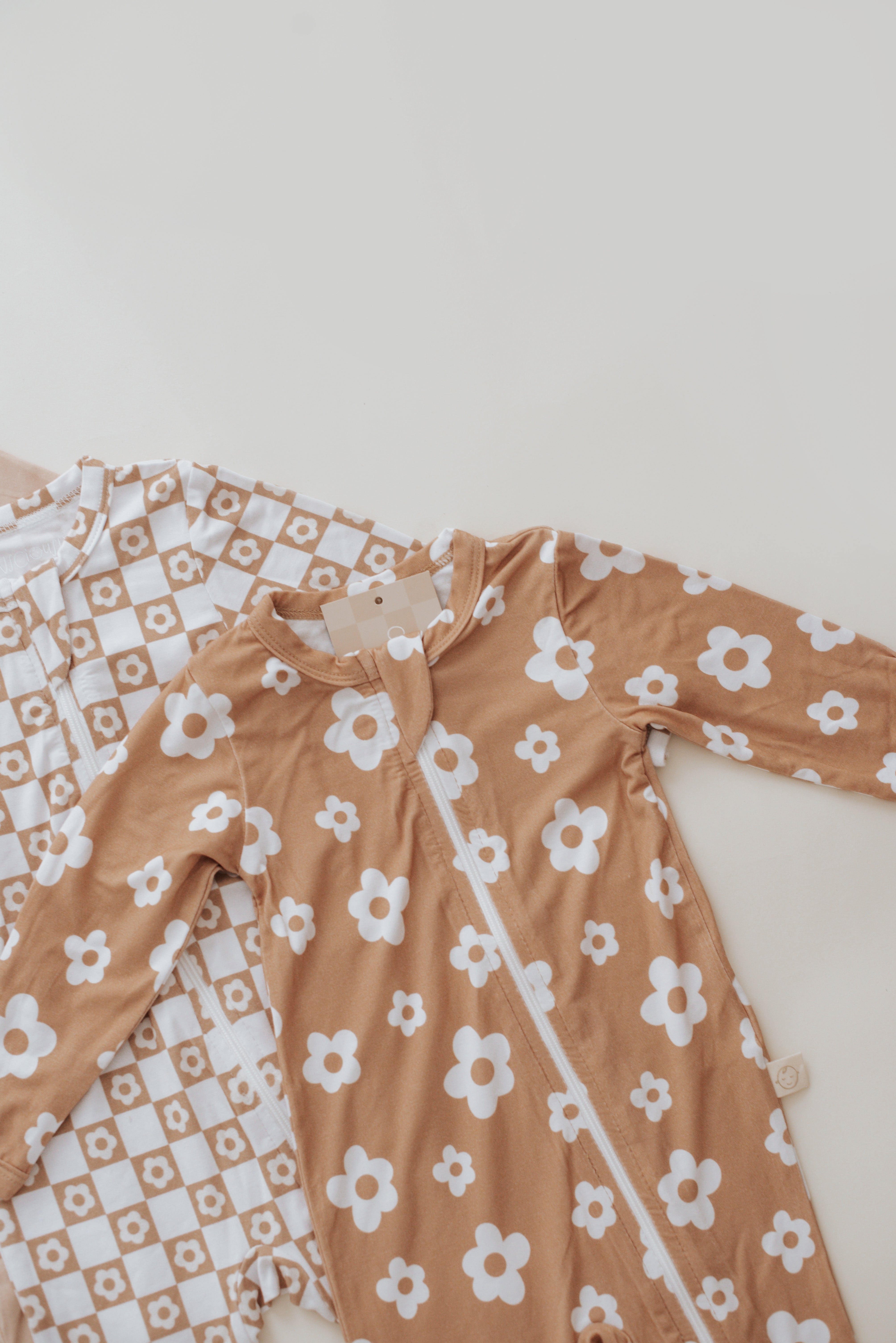 Bamboo Zip Baby Pajamas - Daisies