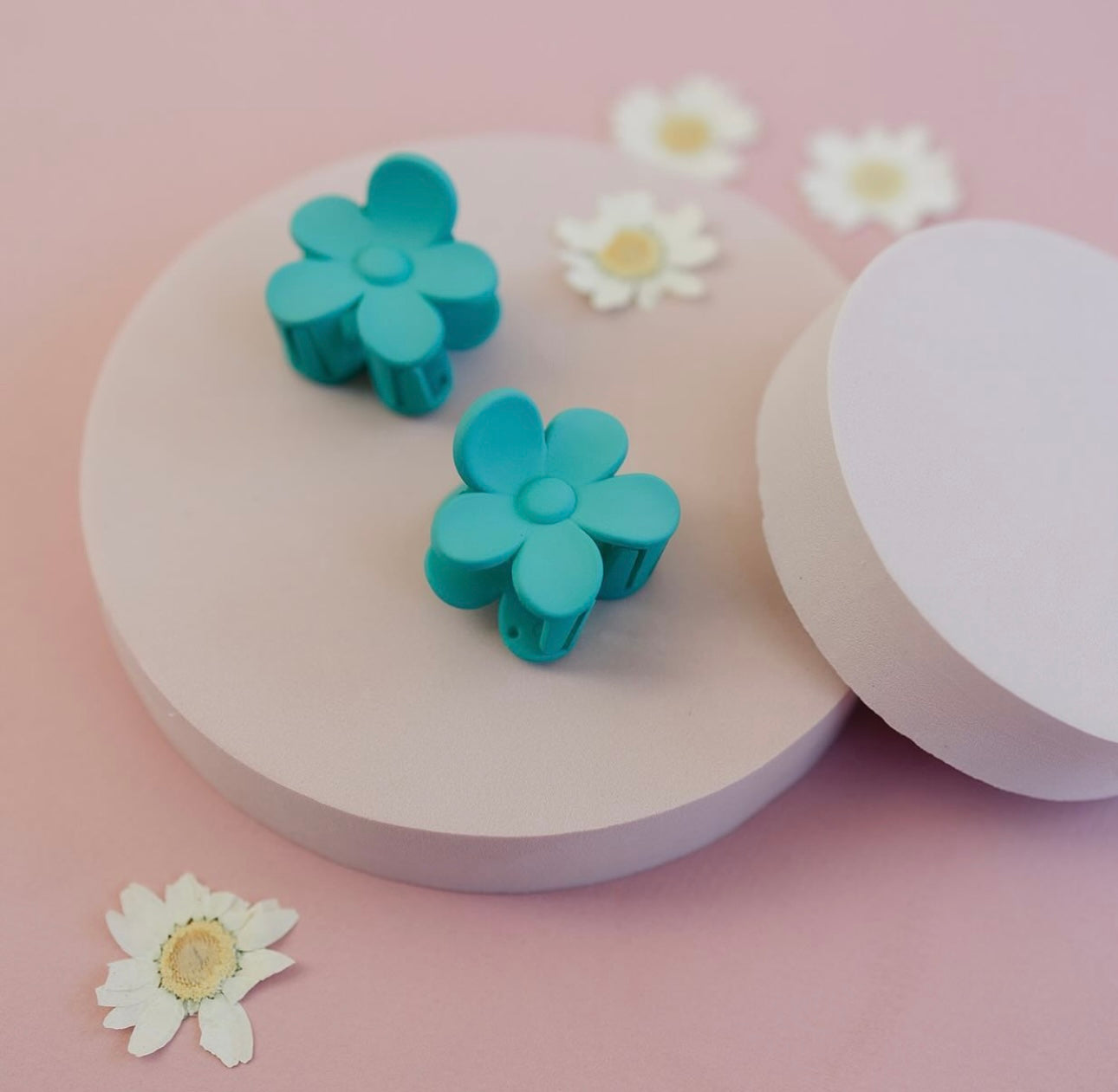 Mini Teal Daisy Claw Clip Set