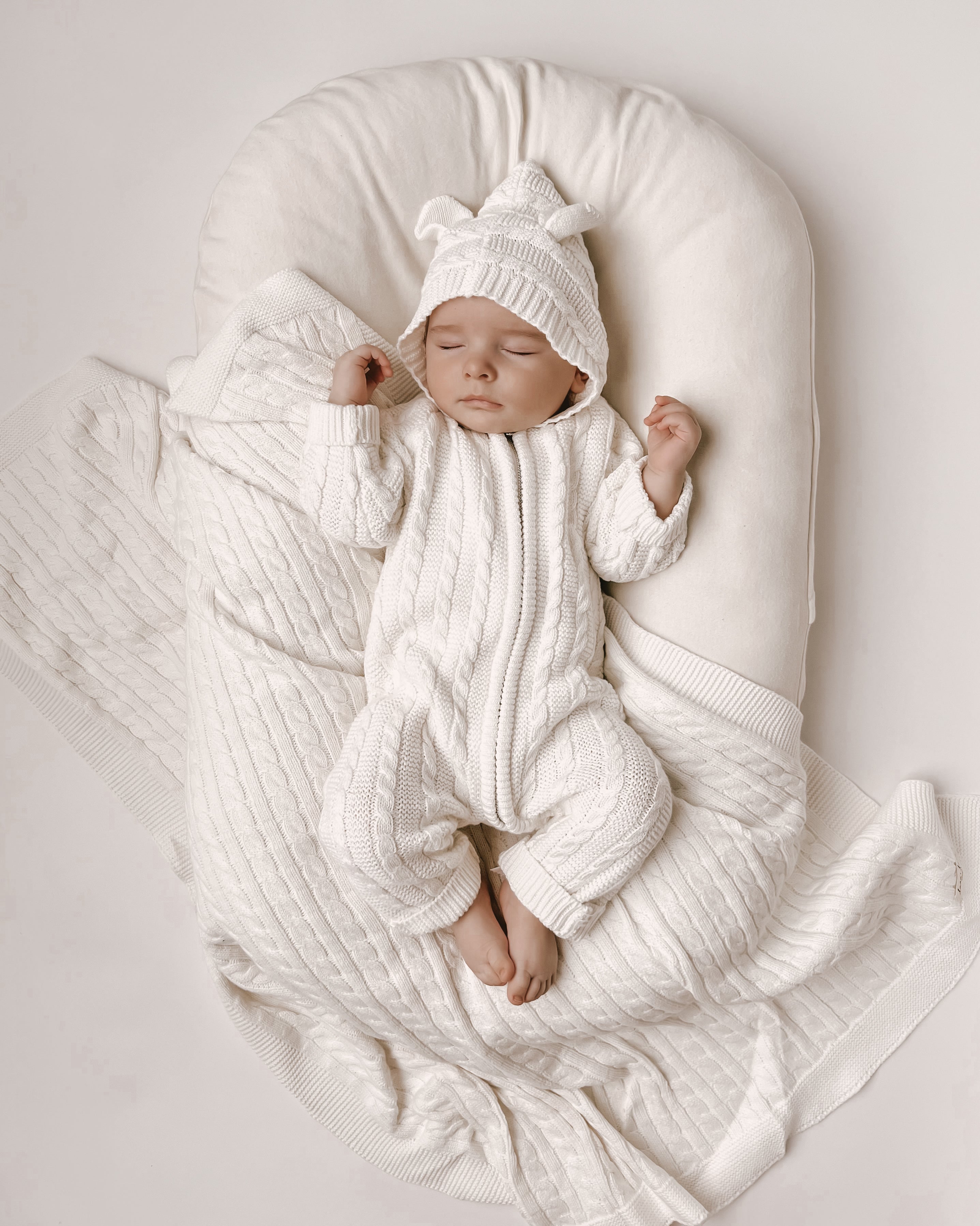 Luna + Luca Cable Knit Baby Blanket - White