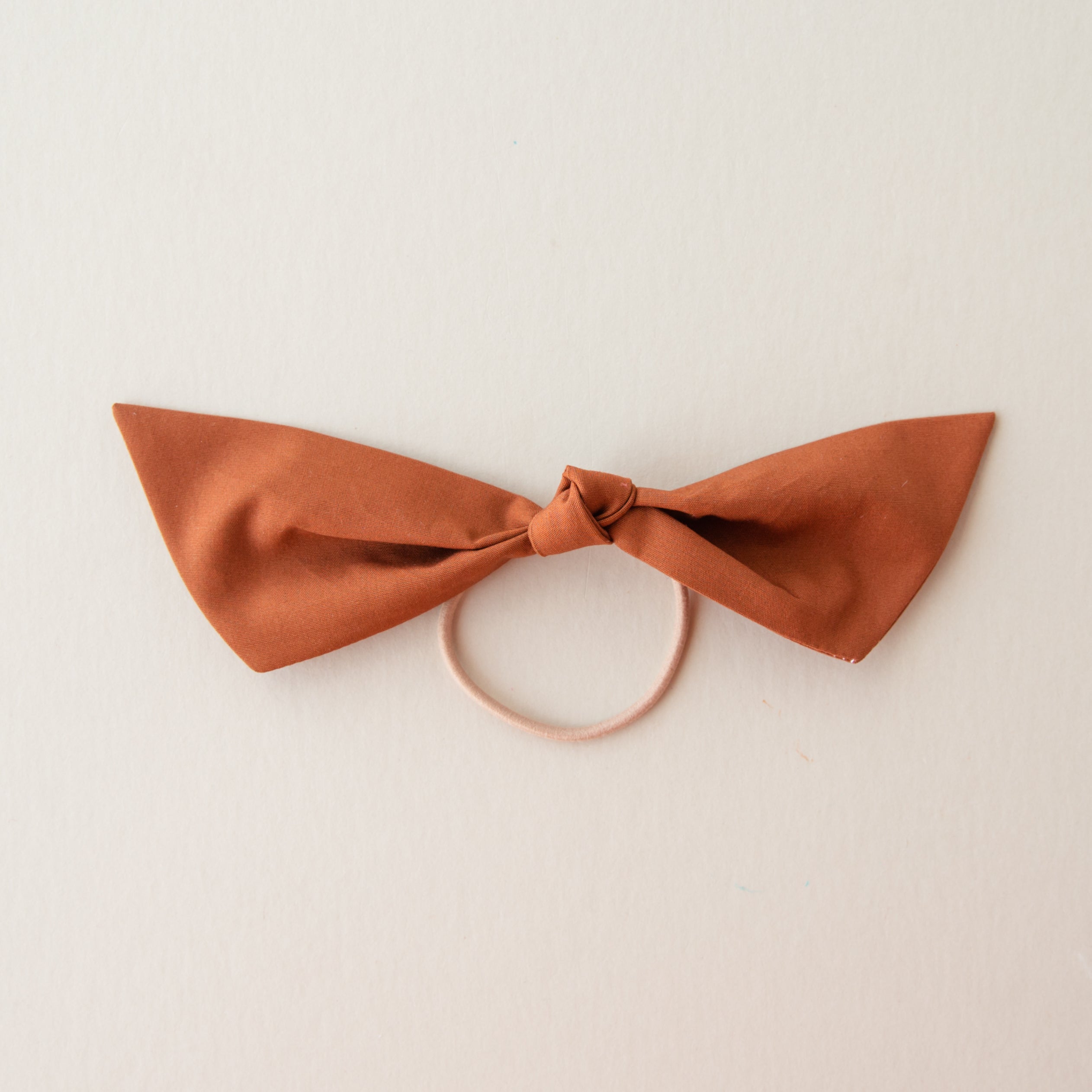 Raw Sienna | Modern Knot