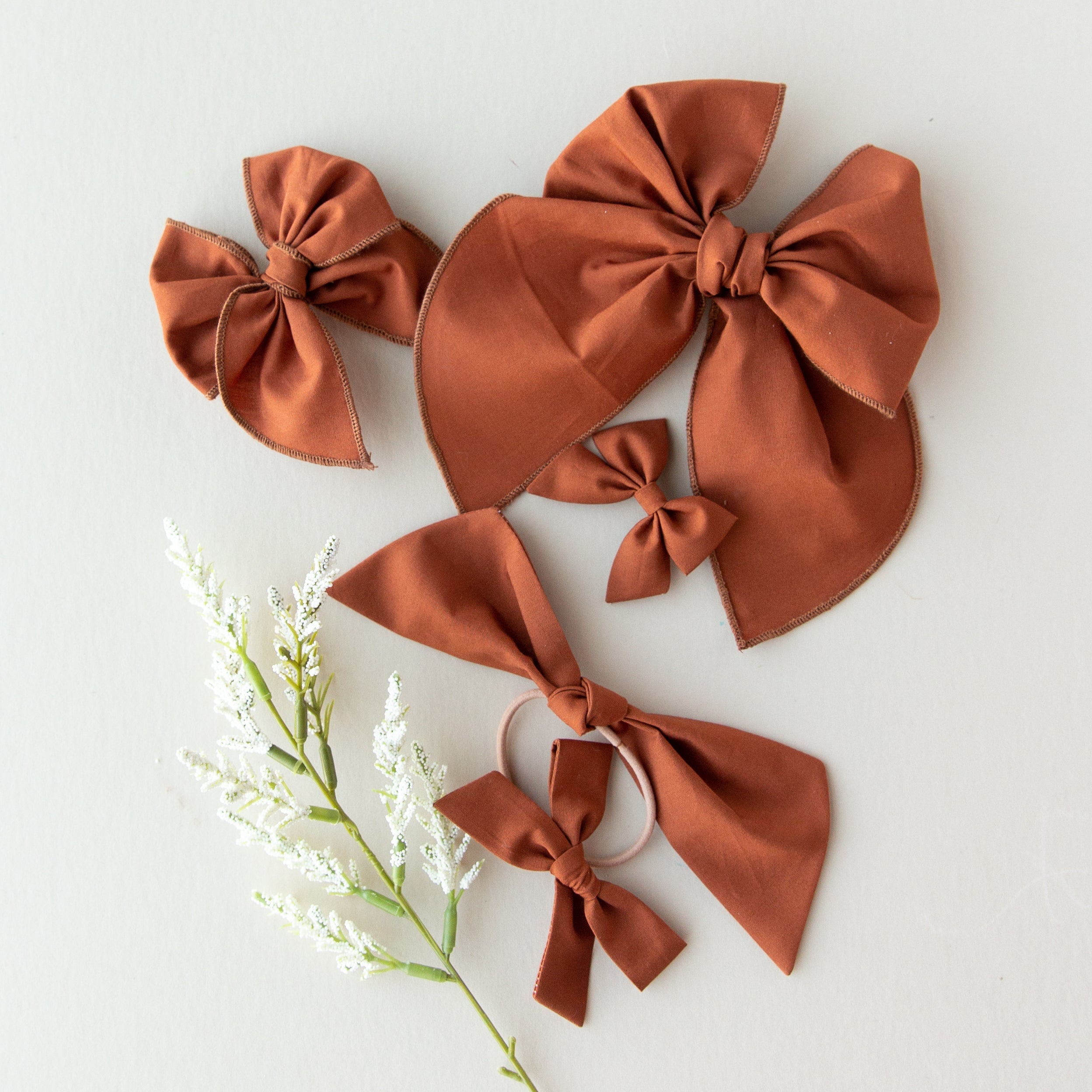 Raw Sienna | Modern Knot