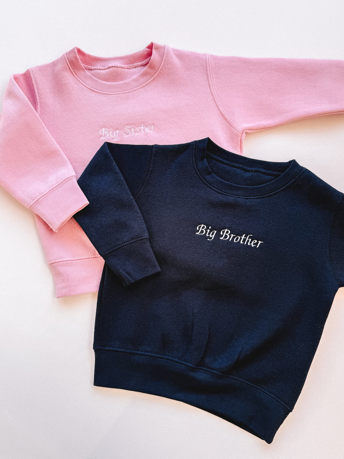 script embroidered sibling crewneck