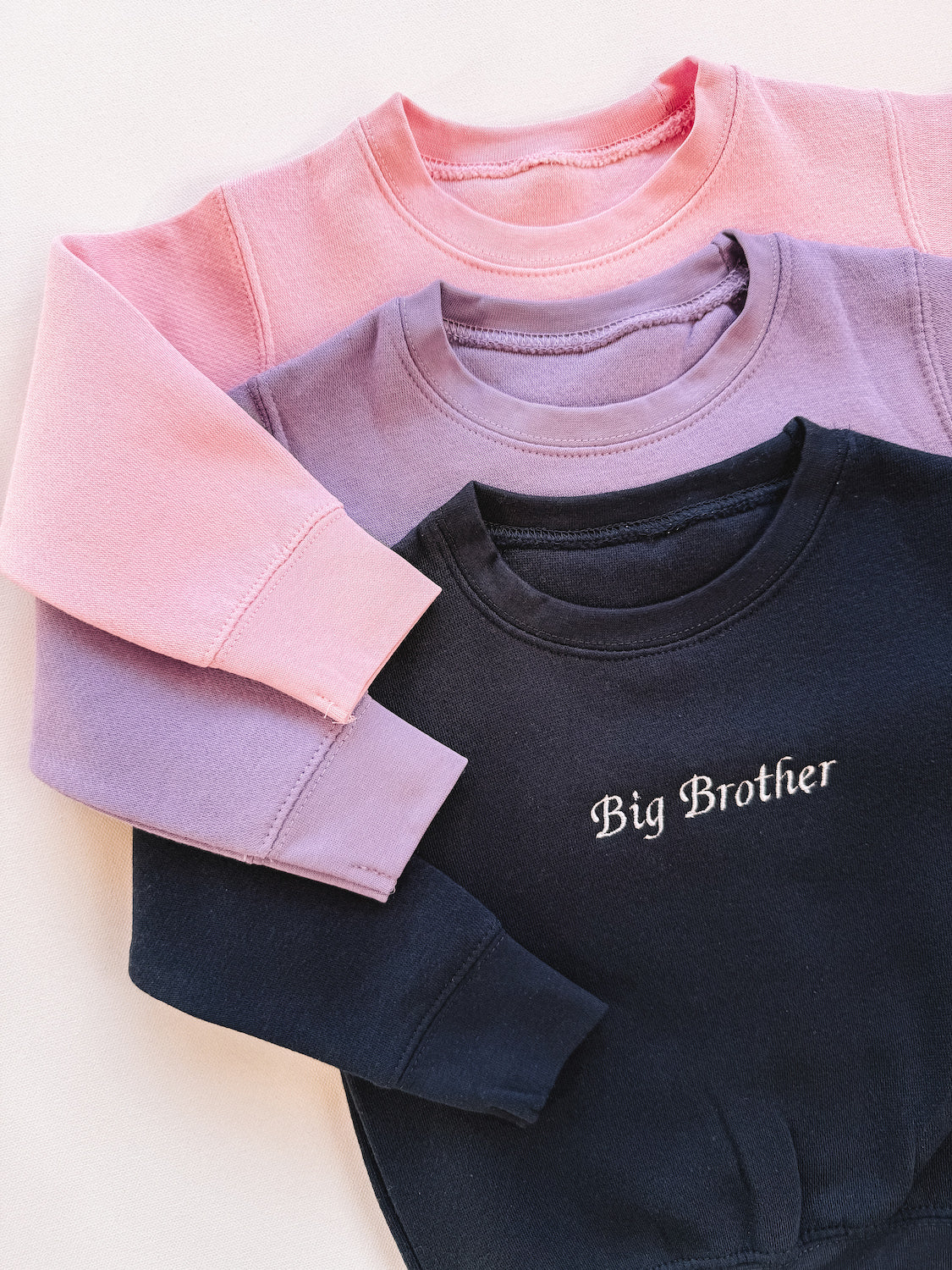 script embroidered sibling crewneck