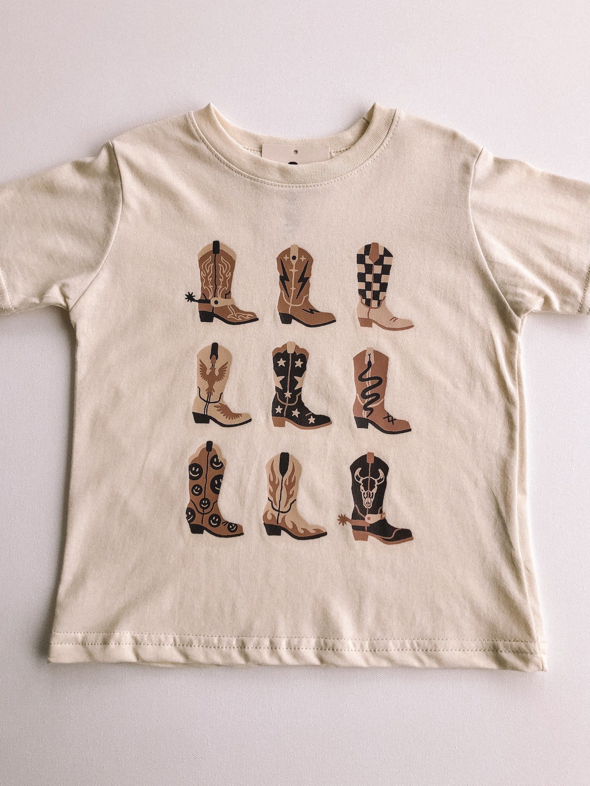 boots tee