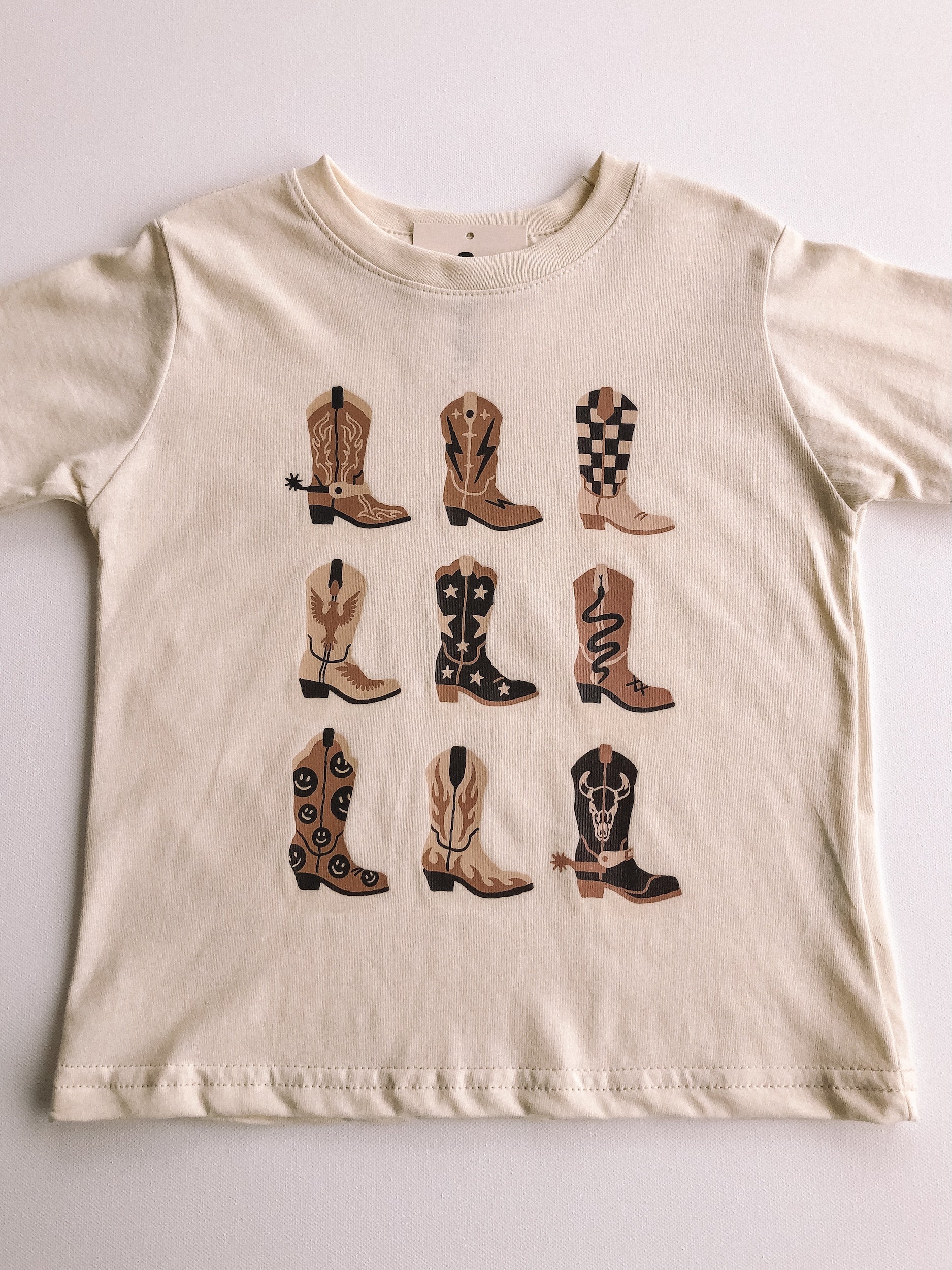 boots tee