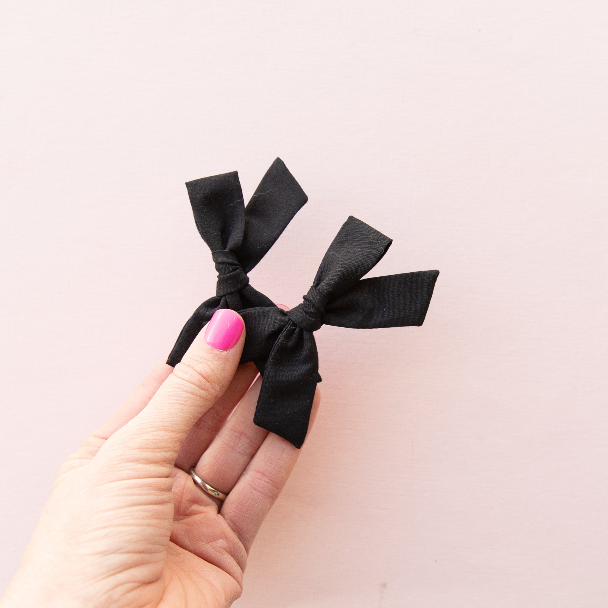 Black | Hand-tied Bow