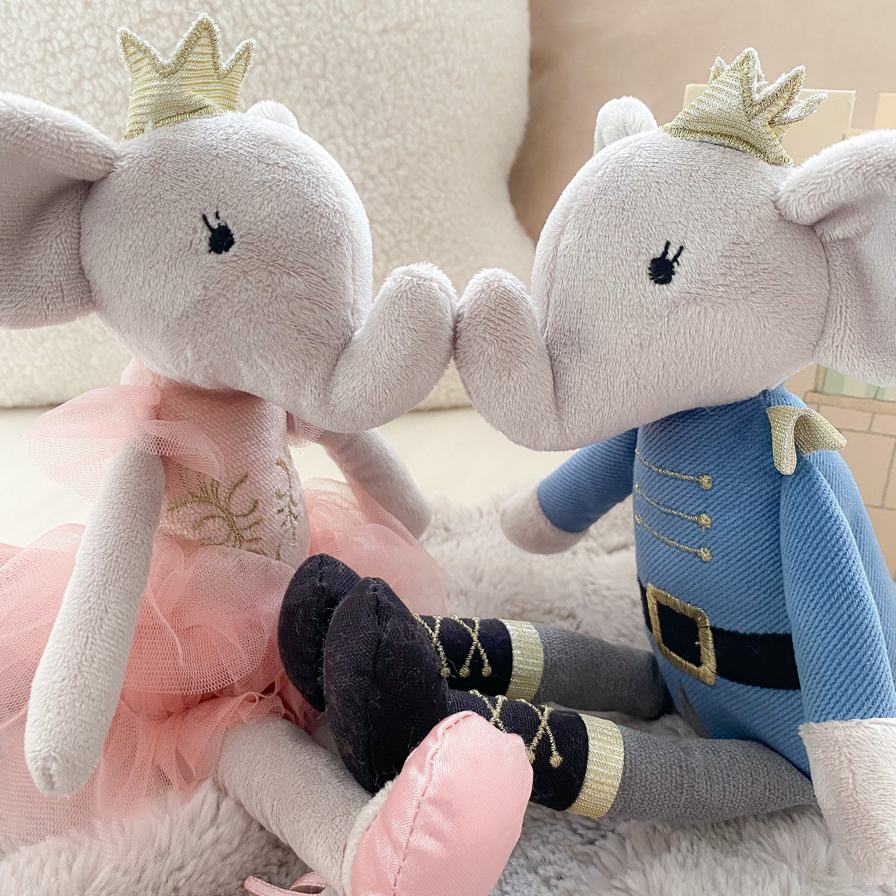 Prince Earl Elephant Stuffed Toy MON AMI   