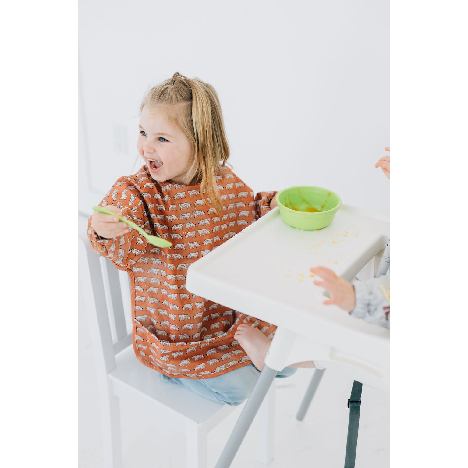 Long Sleeve Recycled Plastic Smock Bib  kindthing   