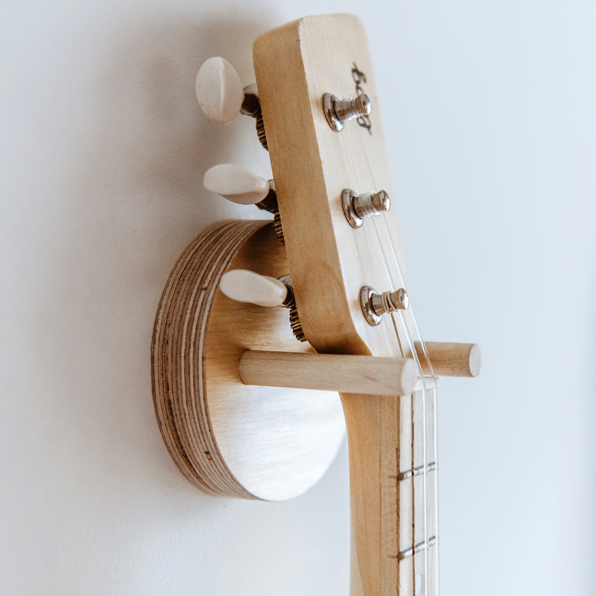 loog wall hanger