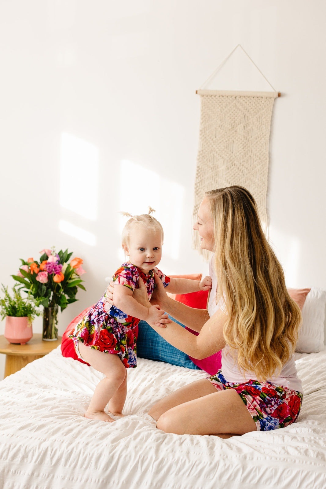 Hydrangea Rose Women's Lounge Shorts