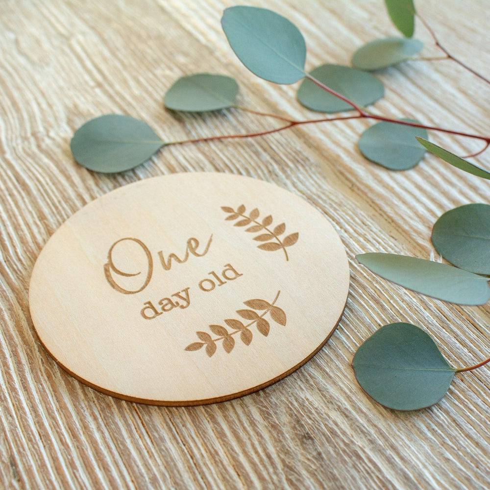 One Day Old Milestone Moments Disc Milestone Moments Bebe au Lait   