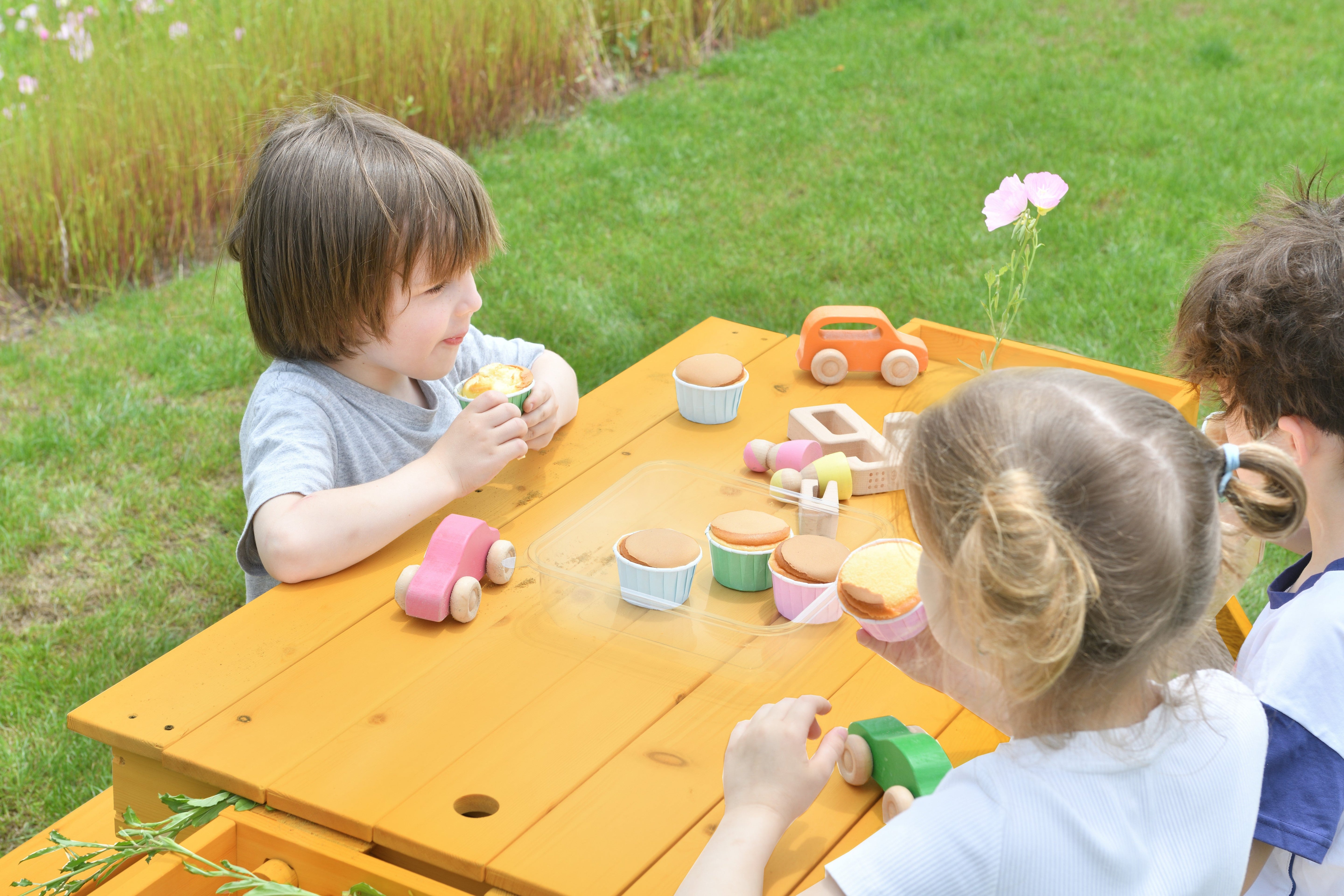 Mojave - Outdoor Picnic and Sand Table Playset Outdoor Avenlur.com   