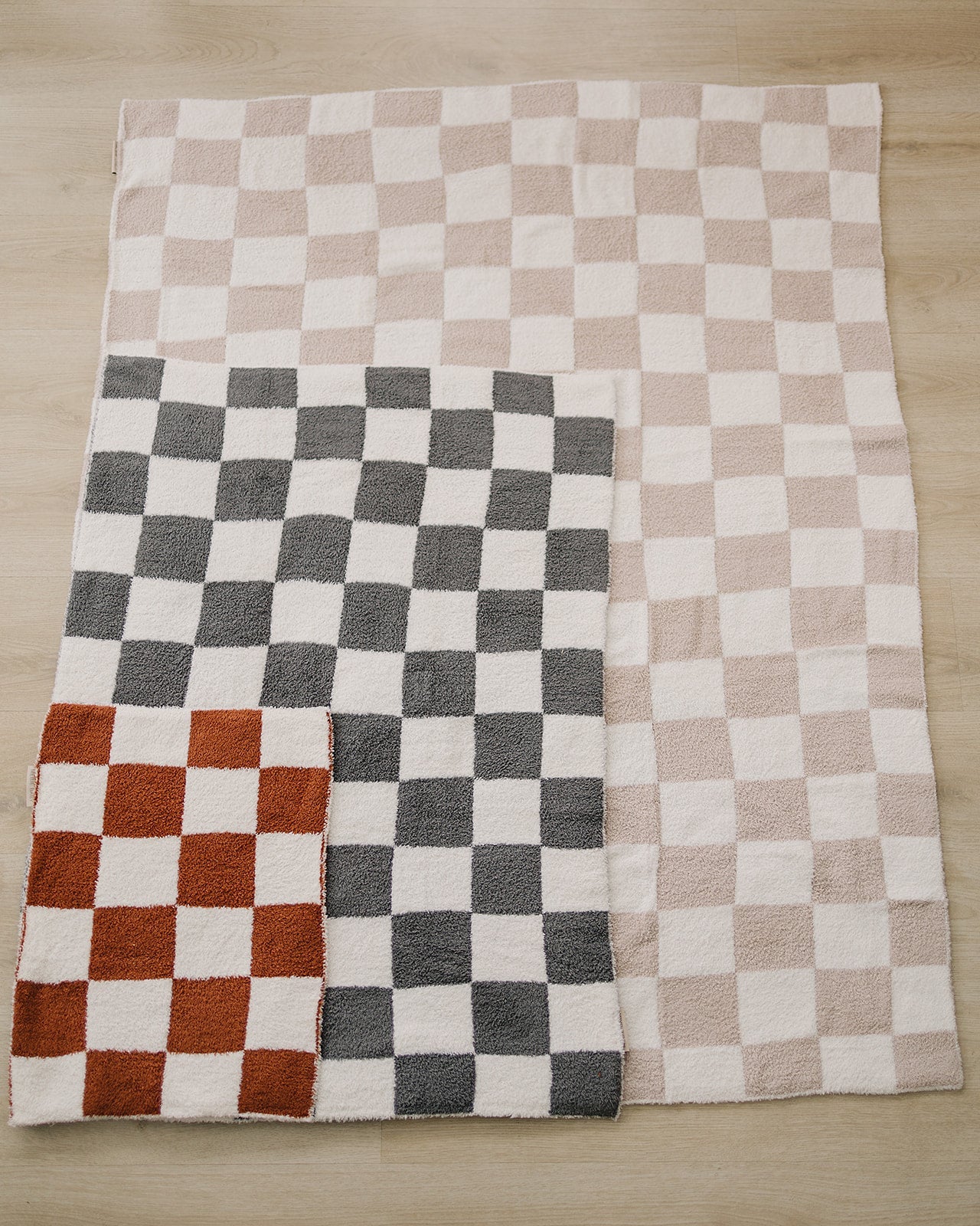 Charcoal Checkered Plush Blanket  Mebie Baby   