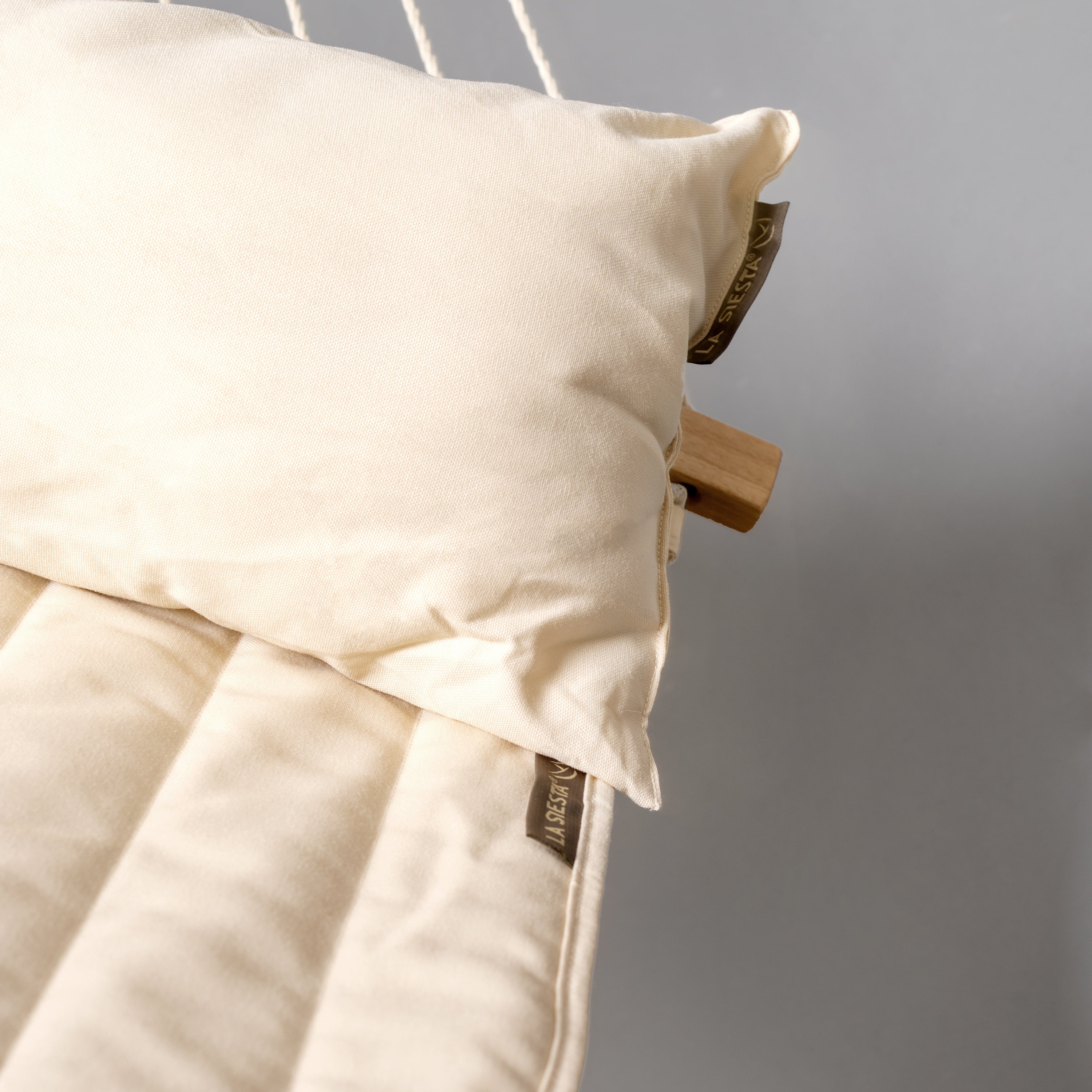 Nautico Cool Grey Outdoor R Padded Vanilla - Padded Kingsize Spreader Bar Hammock with Powder Coated Steel Stand