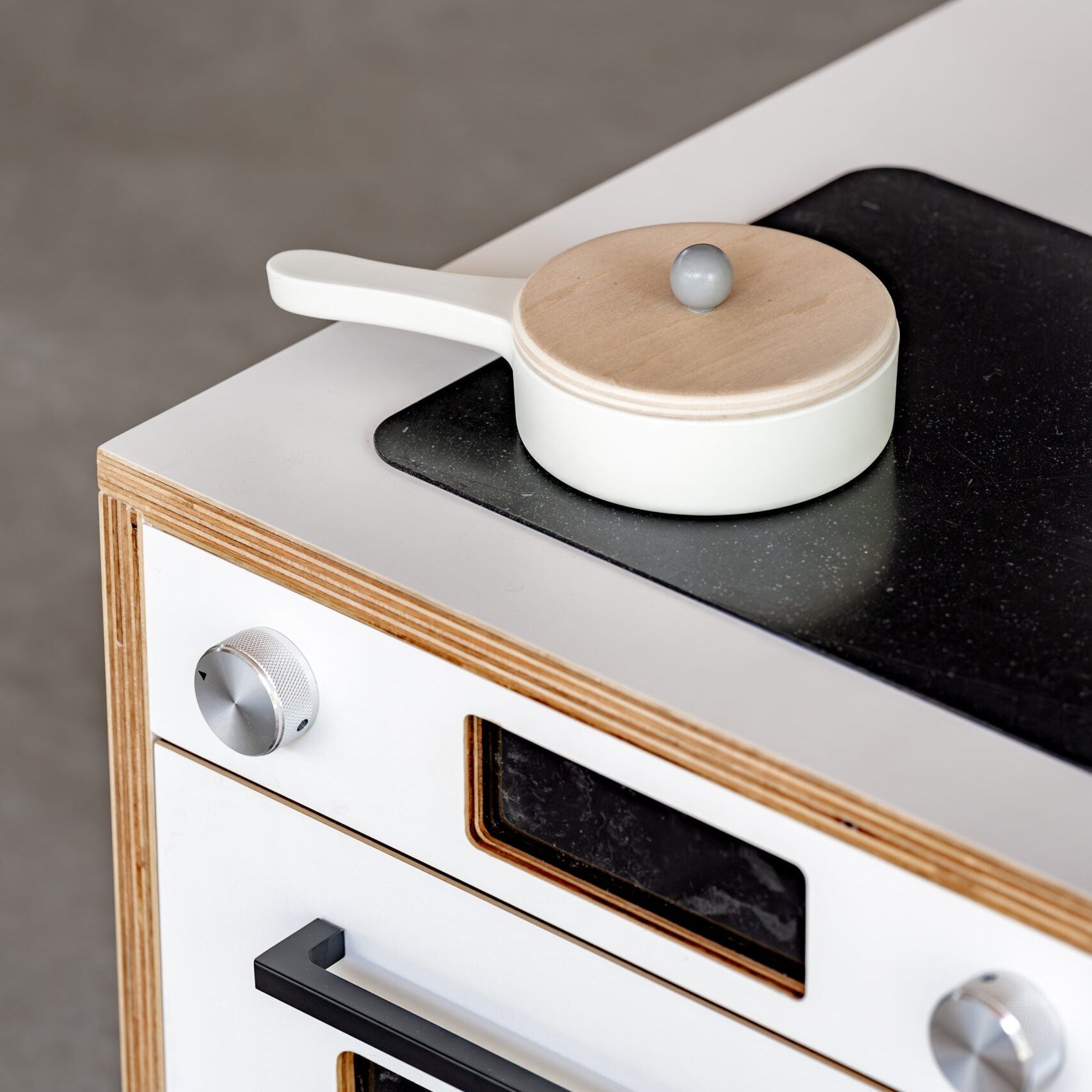 Kitchenette Mini – White & Oak Pretend Play Station