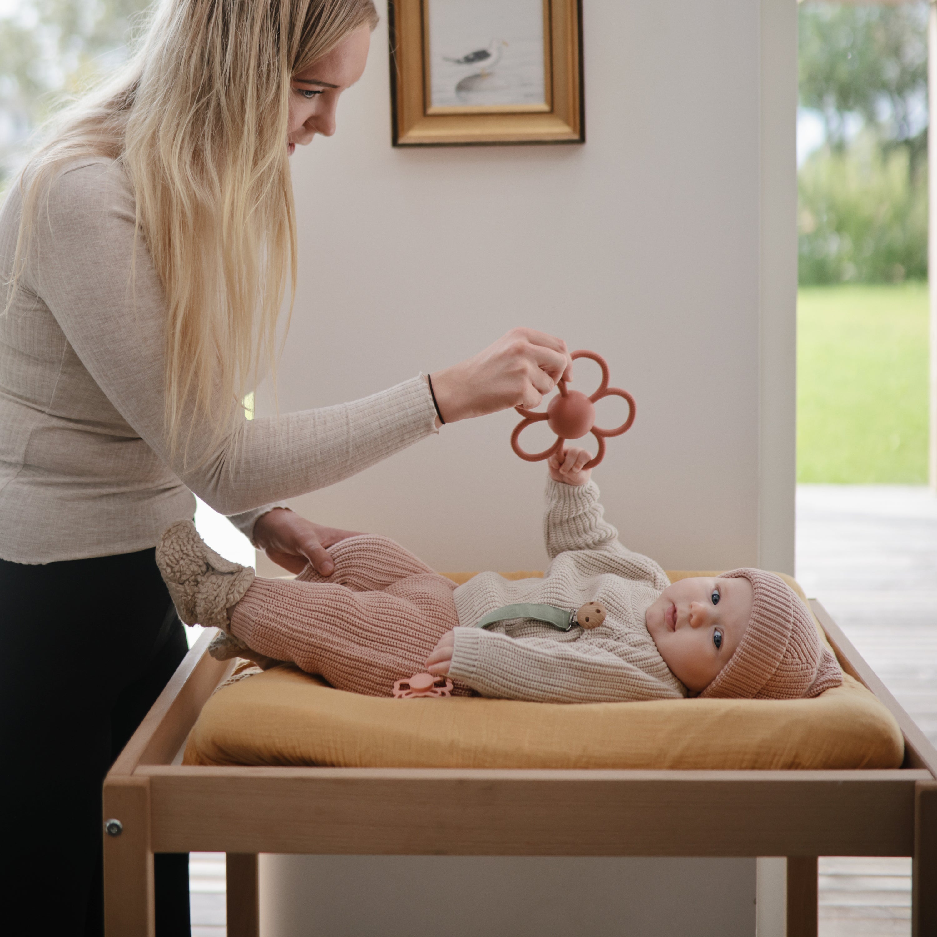 Daisy Rattle Teether toys Mushie   